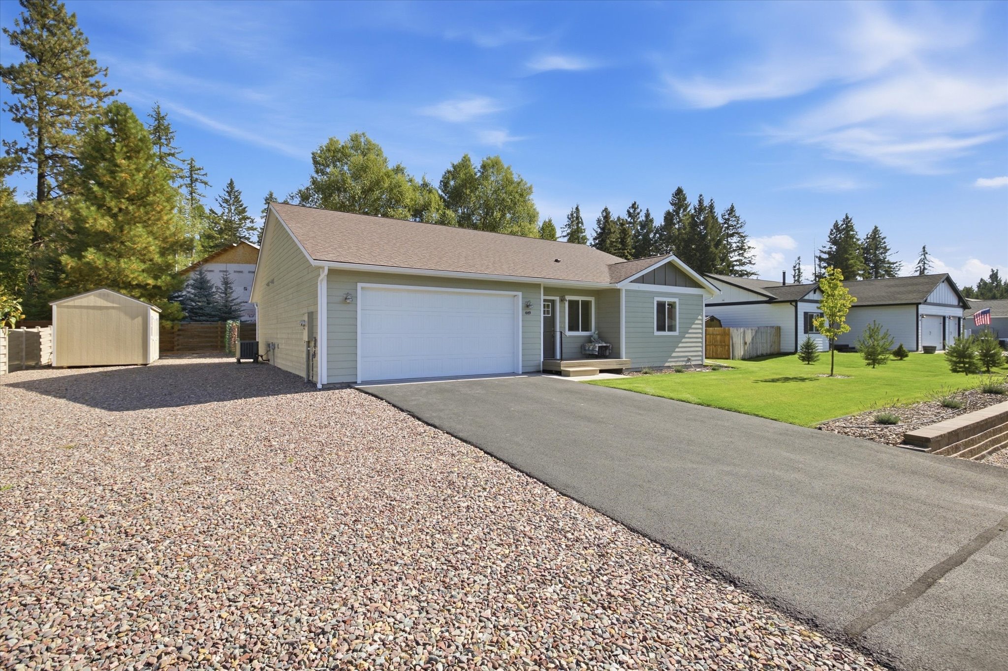 449 Kendal Loop Property Photo 3