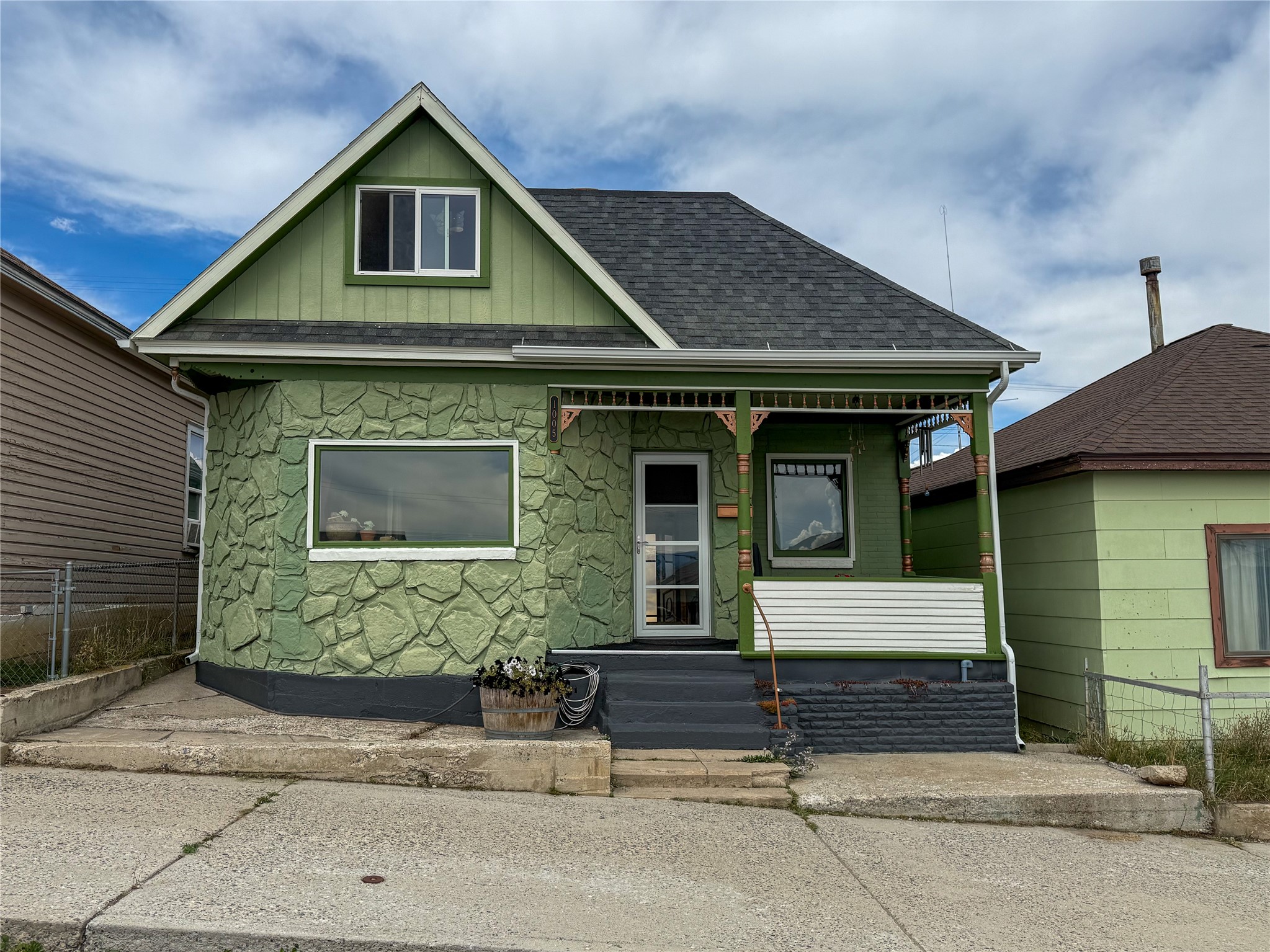 1005 Hornet Street Property Photo 1