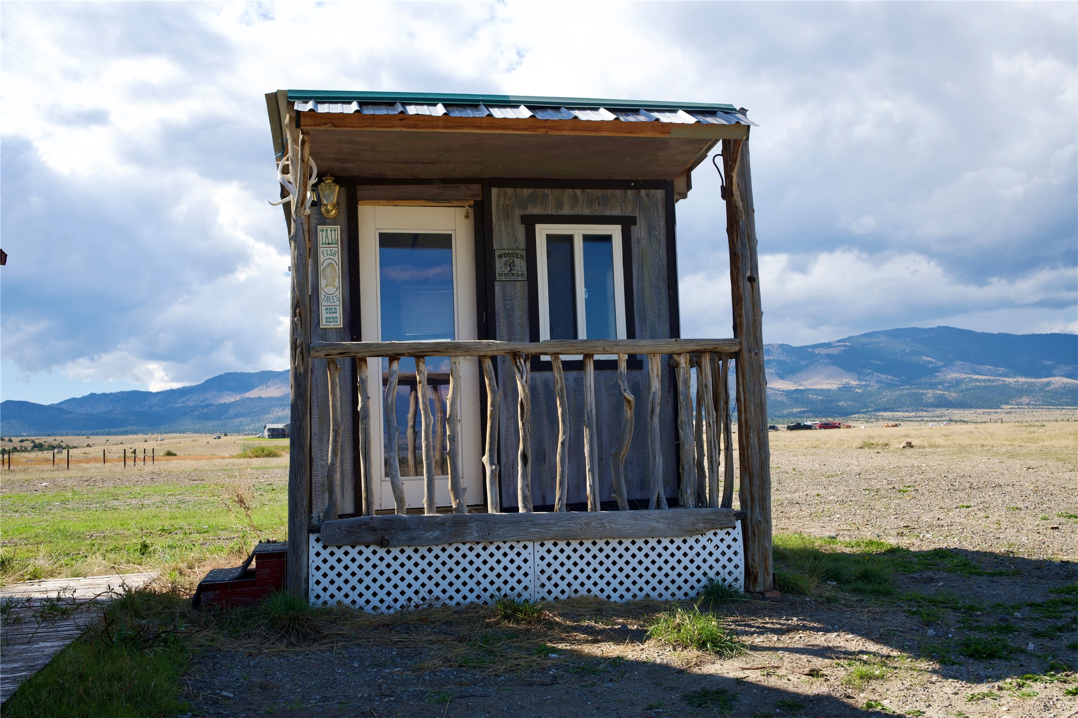 19 John Wayne Lane Property Photo 3