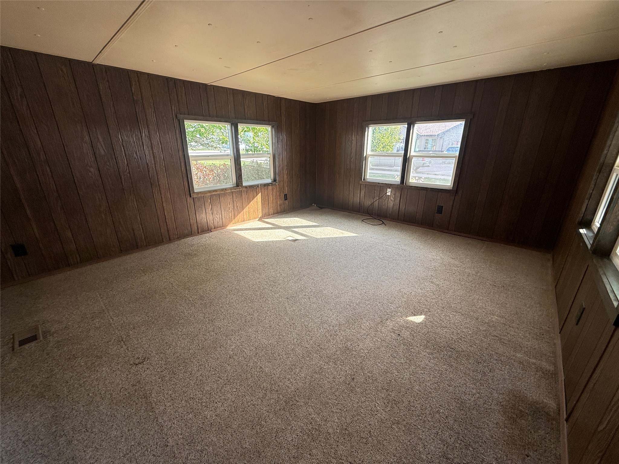 53311 1st Avenue W Property Photo 10