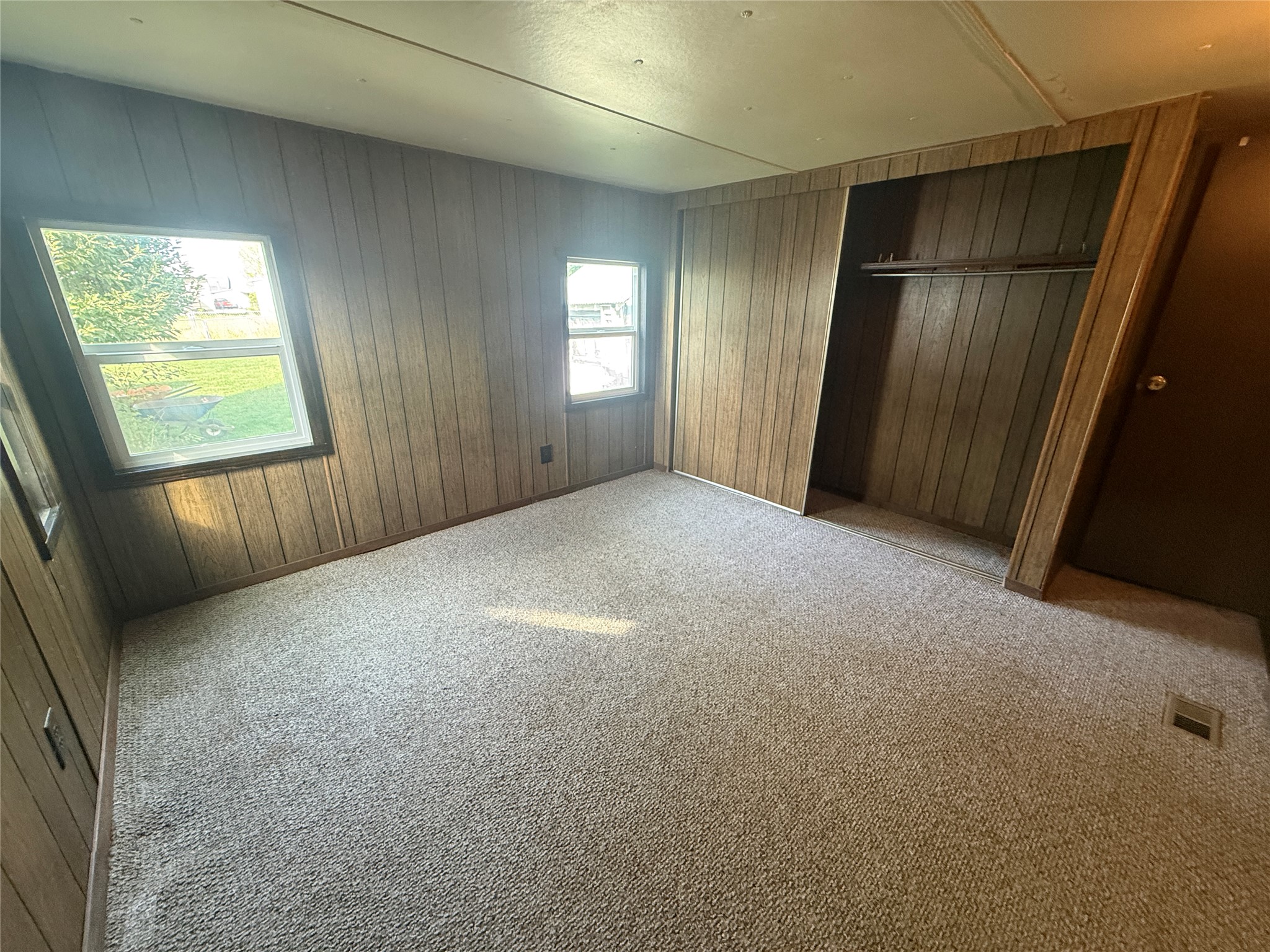 53311 1st Avenue W Property Photo 17