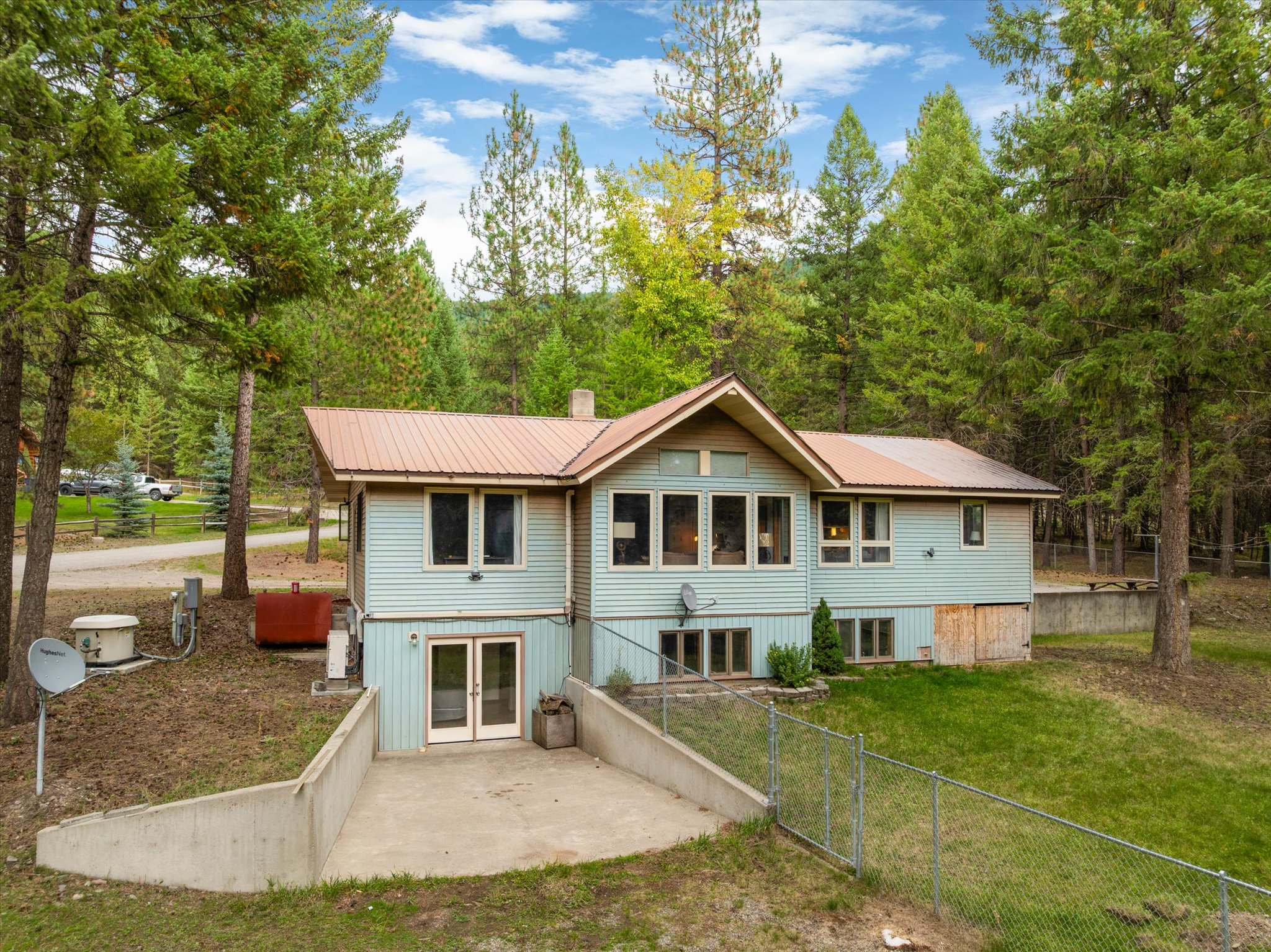 250 Sunny Side Drive Property Photo 2