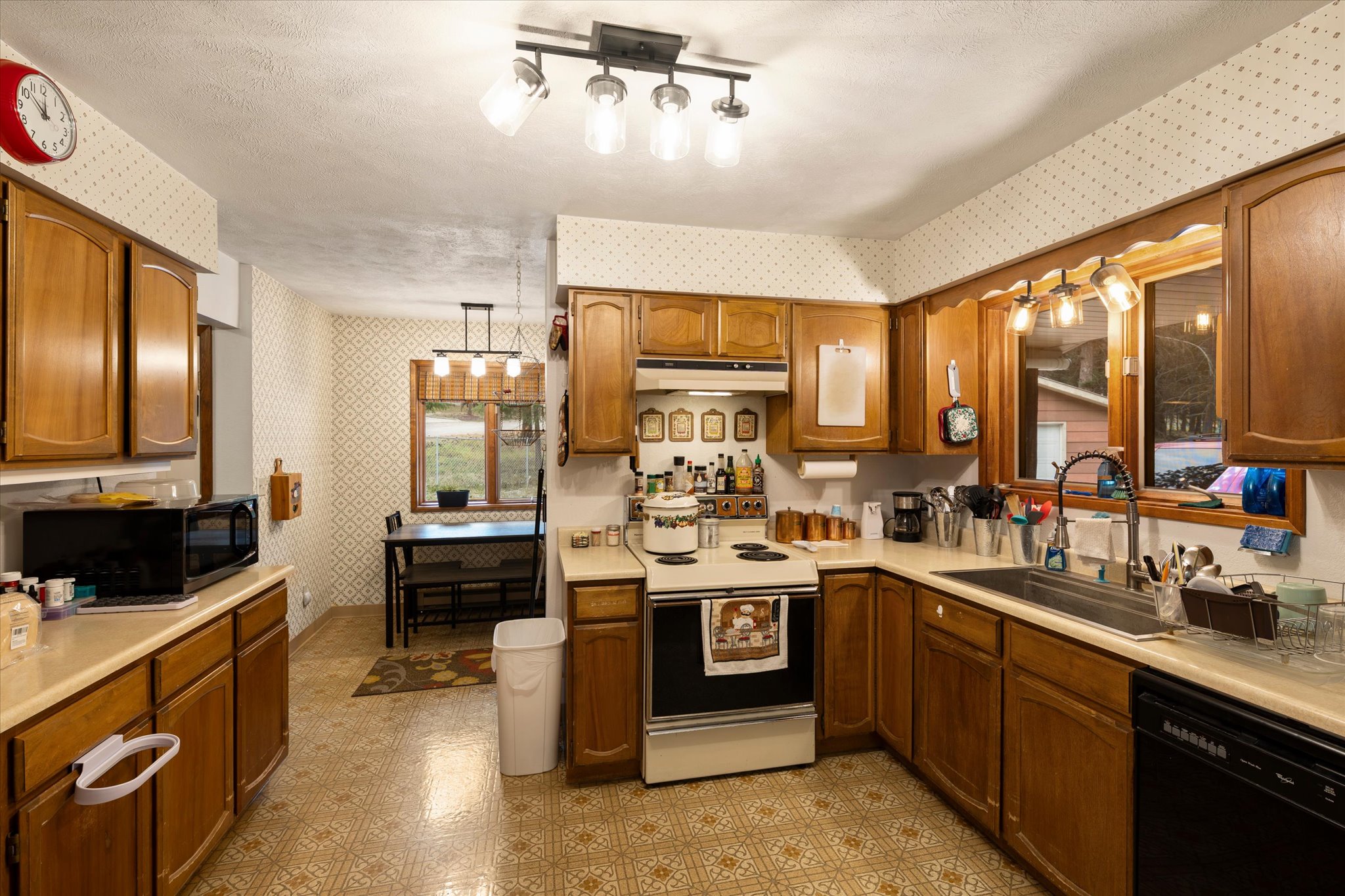 250 Sunny Side Drive Property Photo 19