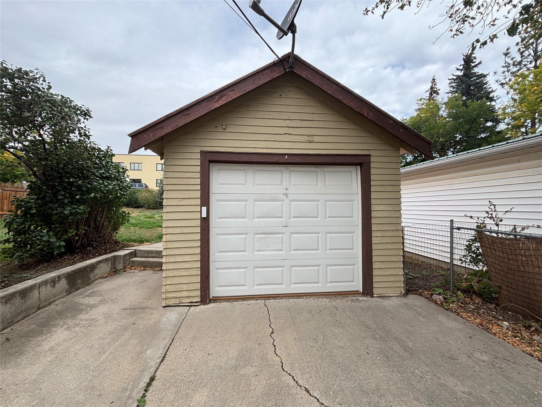 209 Montana Avenue Property Photo 2