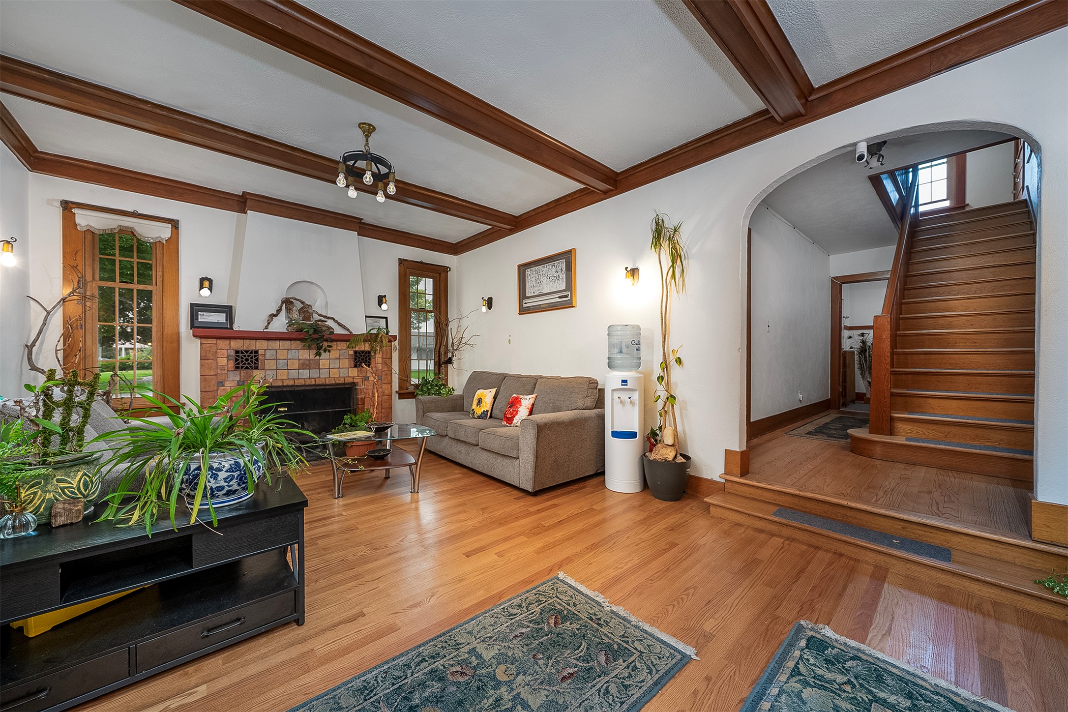201 4th Avenue E Property Photo 3