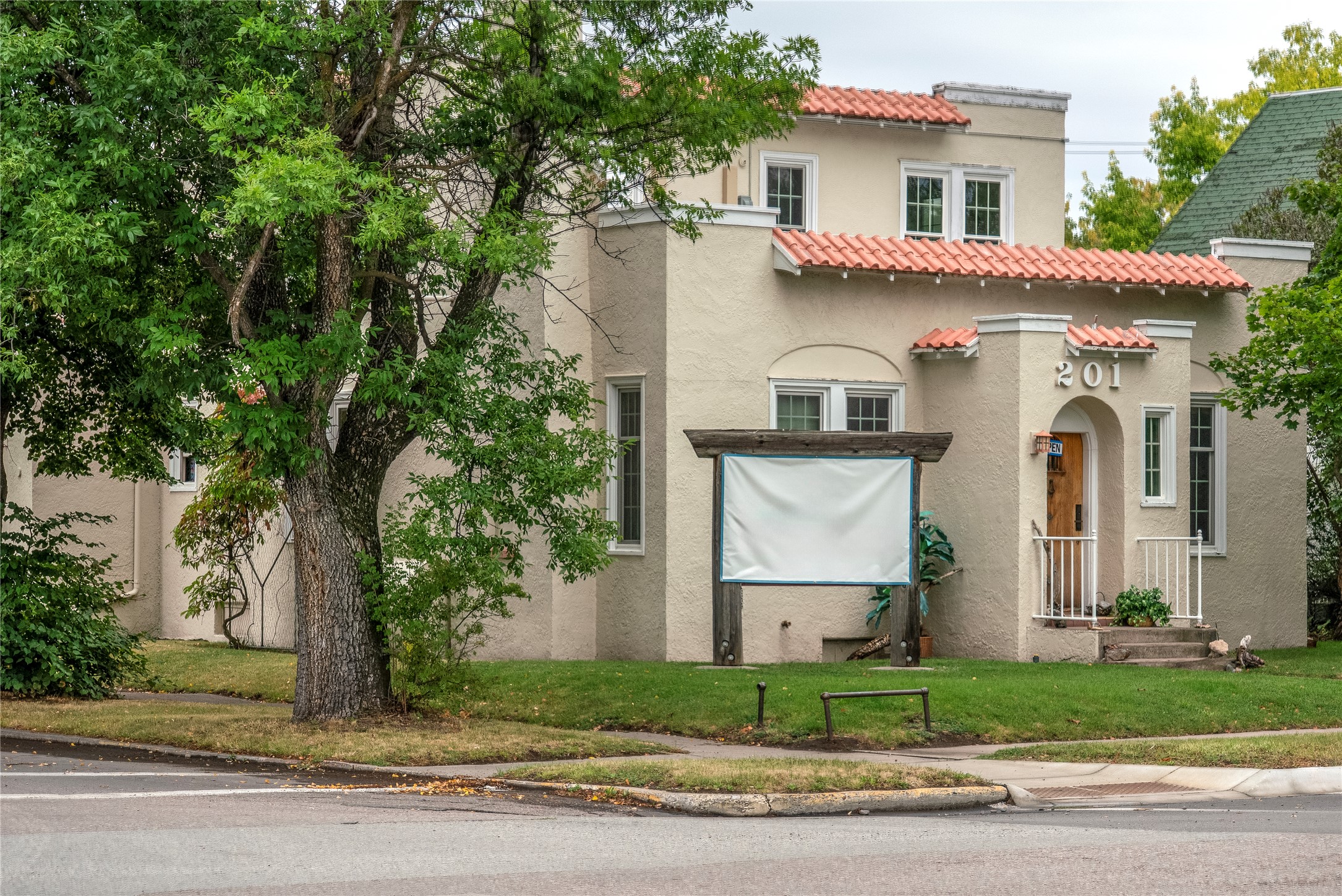 201 4th Avenue E Property Photo 21
