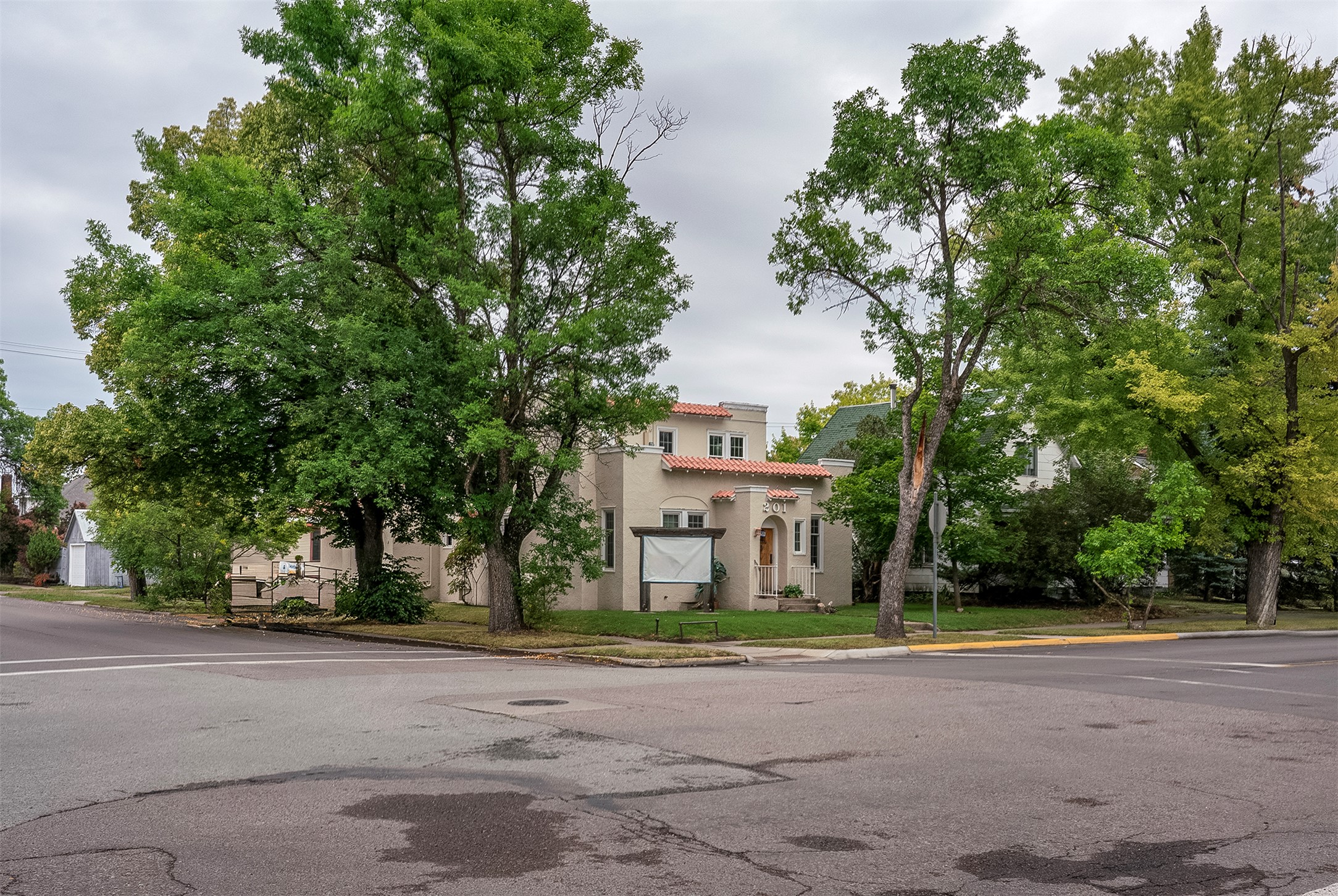 201 4th Avenue E Property Photo 22