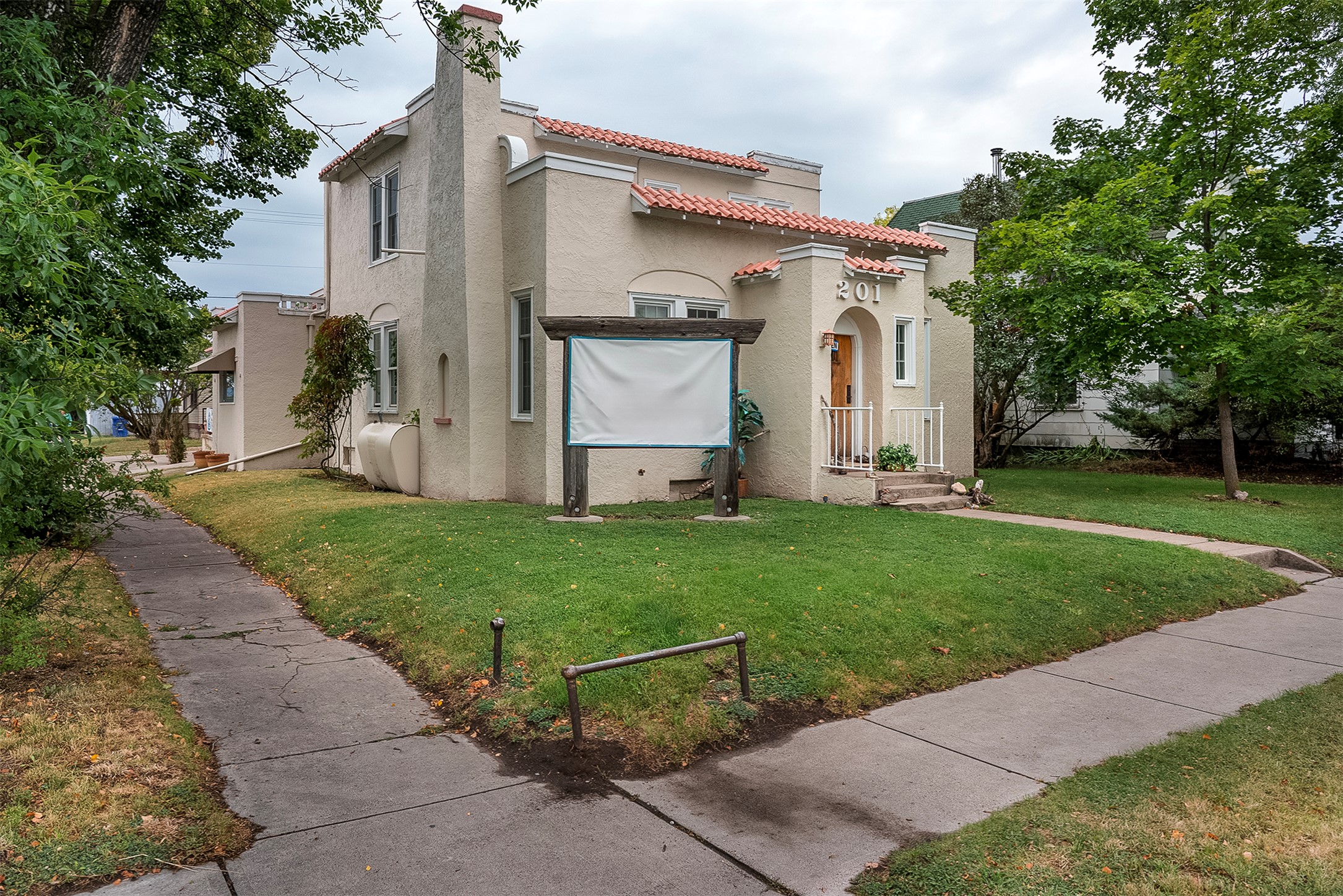 201 4th Avenue E Property Photo 23