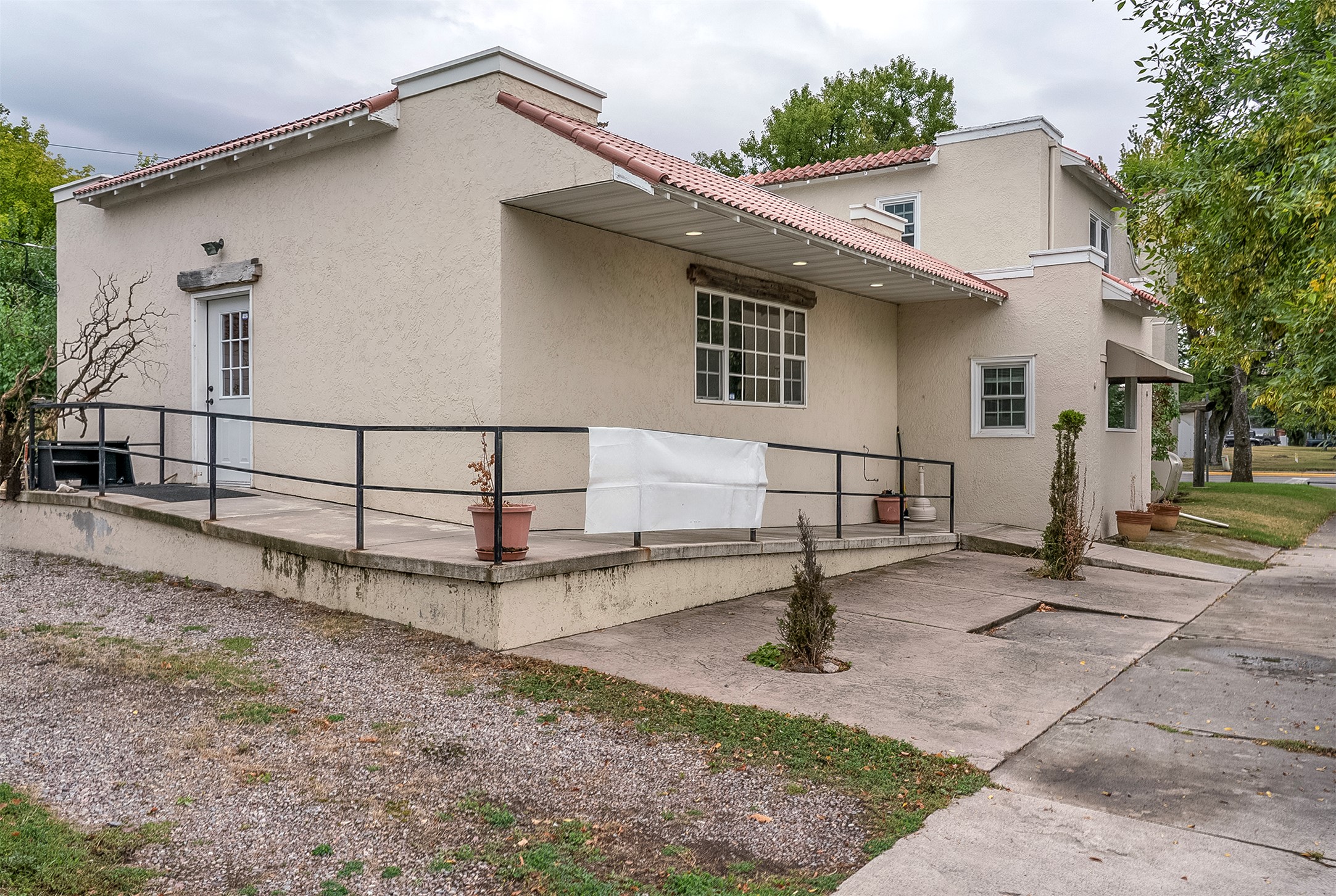201 4th Avenue E Property Photo 25