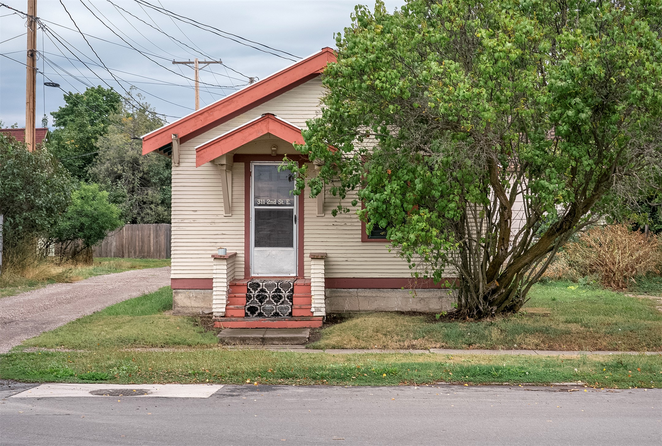 201 4th Avenue E Property Photo 31
