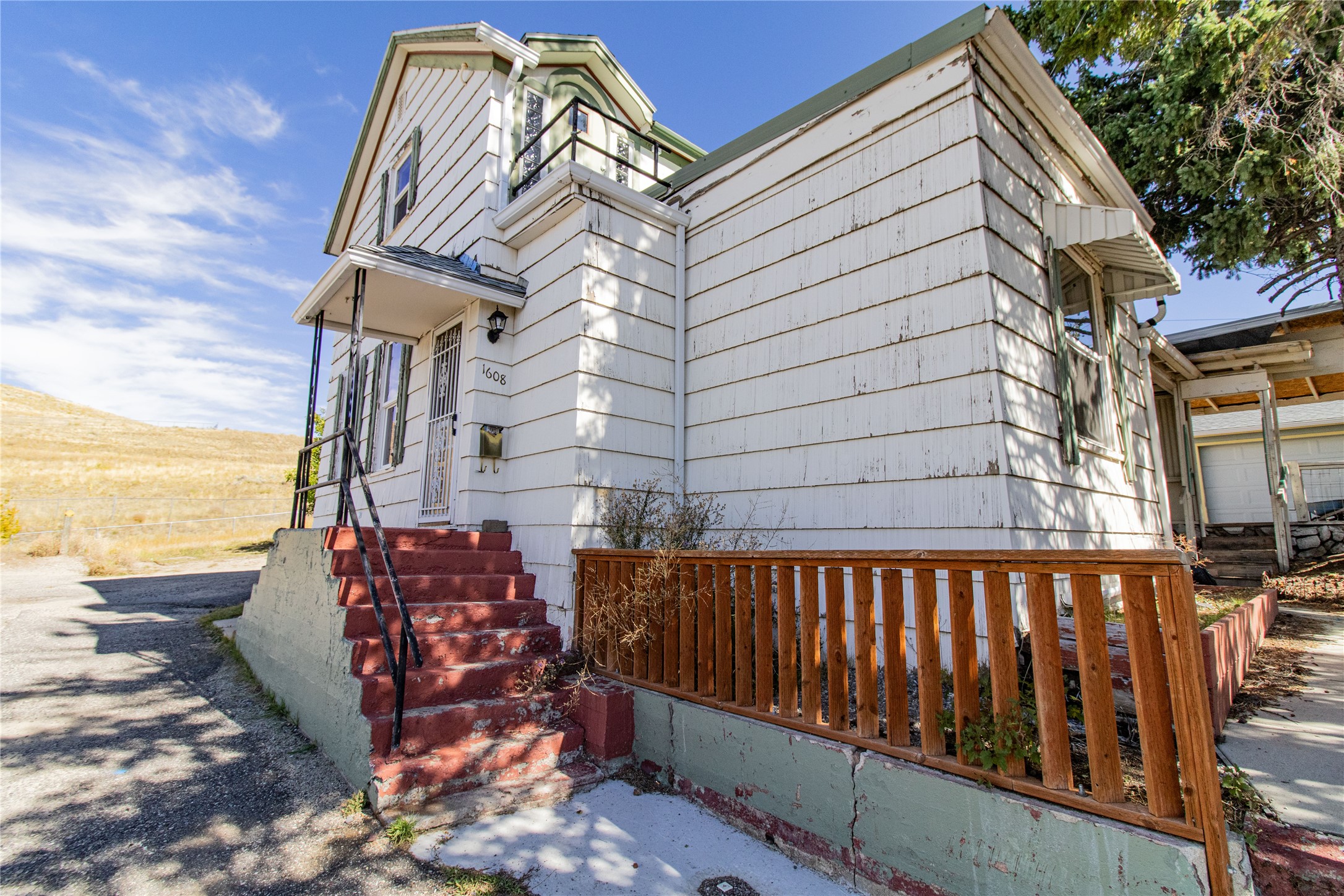 1608 1st Street Property Photo 2