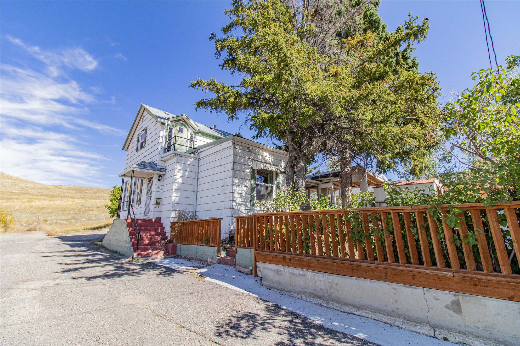 1608 1st Street Property Photo 3