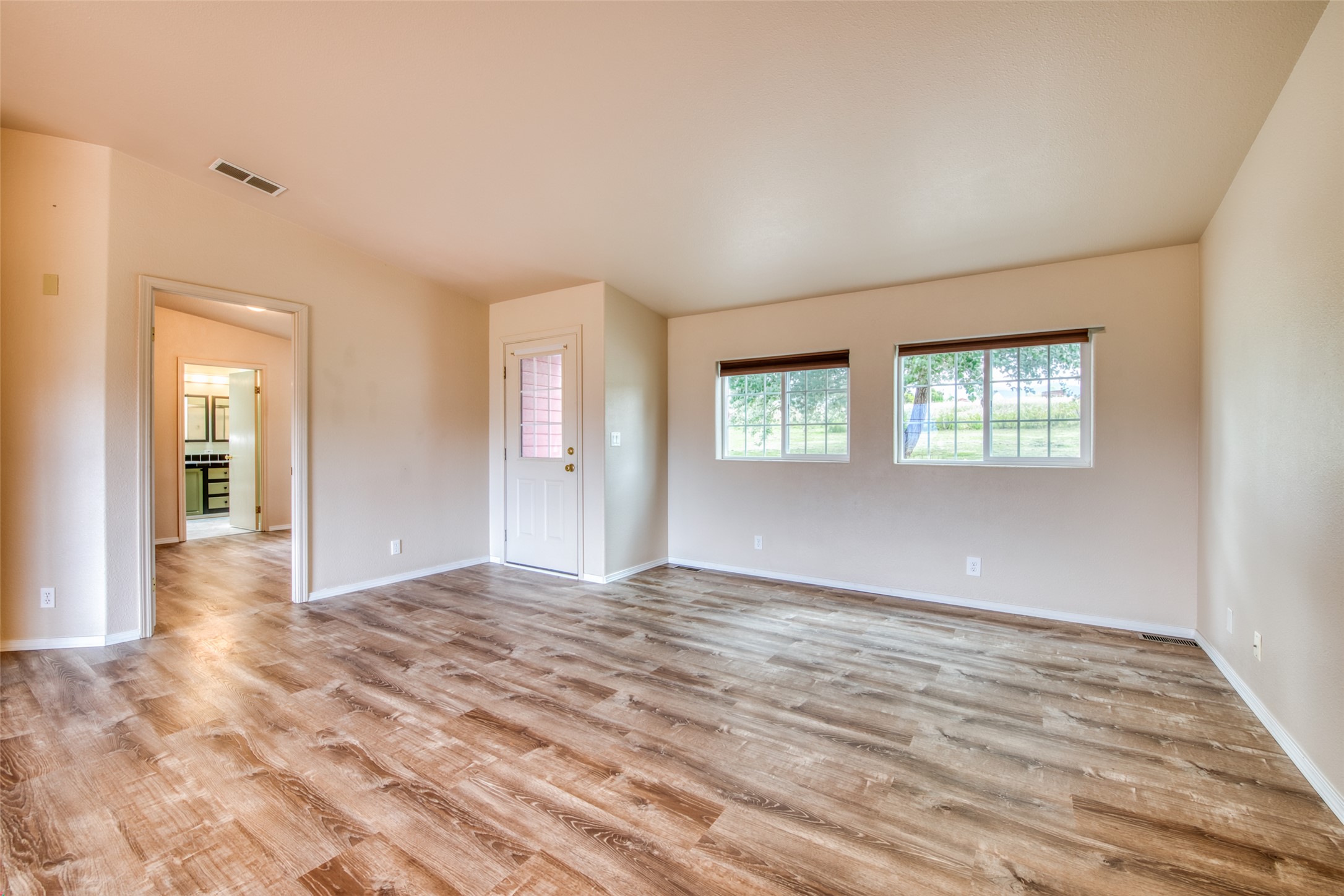 2362 147 Drive Property Photo 5