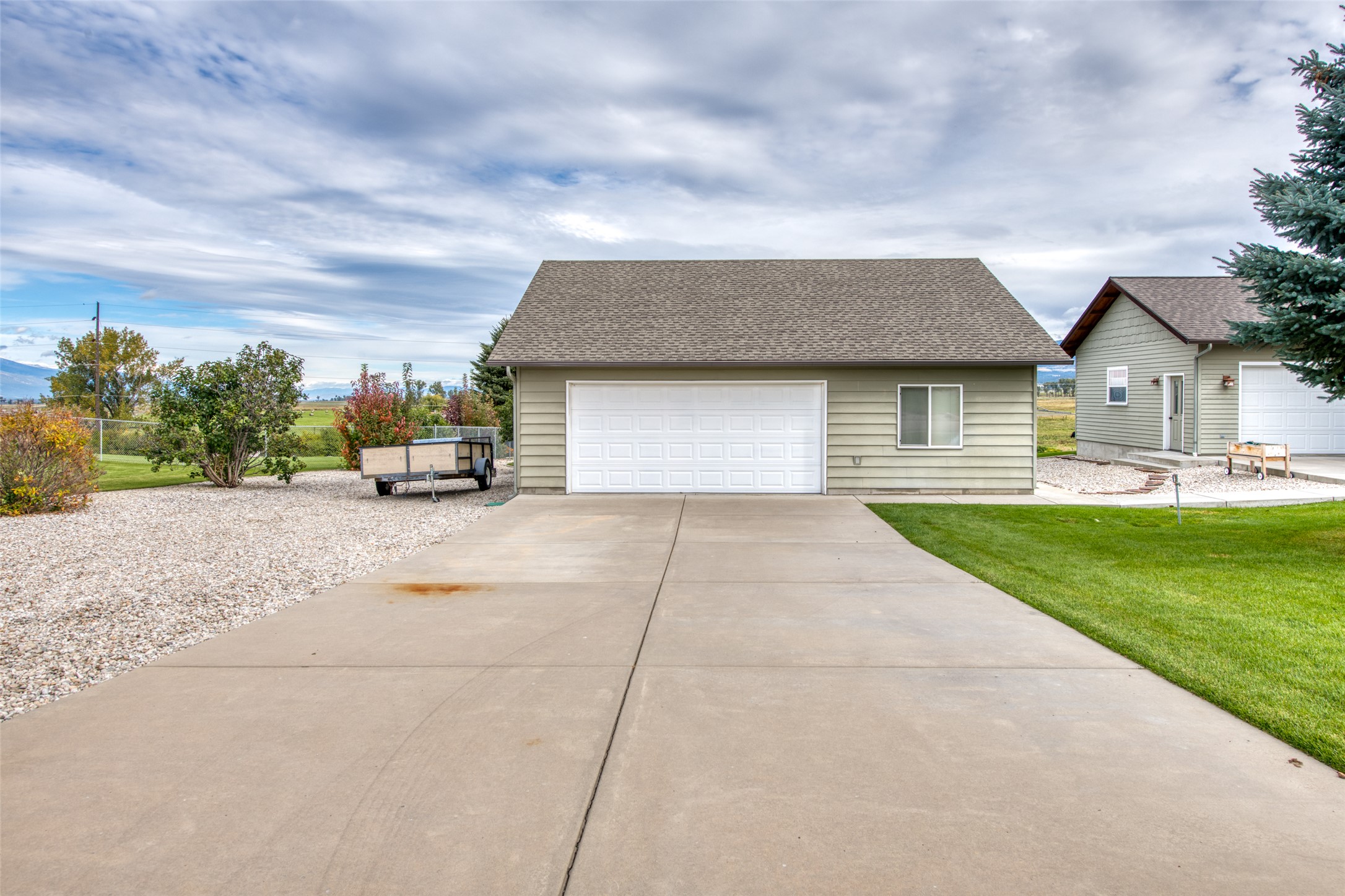 418 Lower Sky Way Property Photo 4