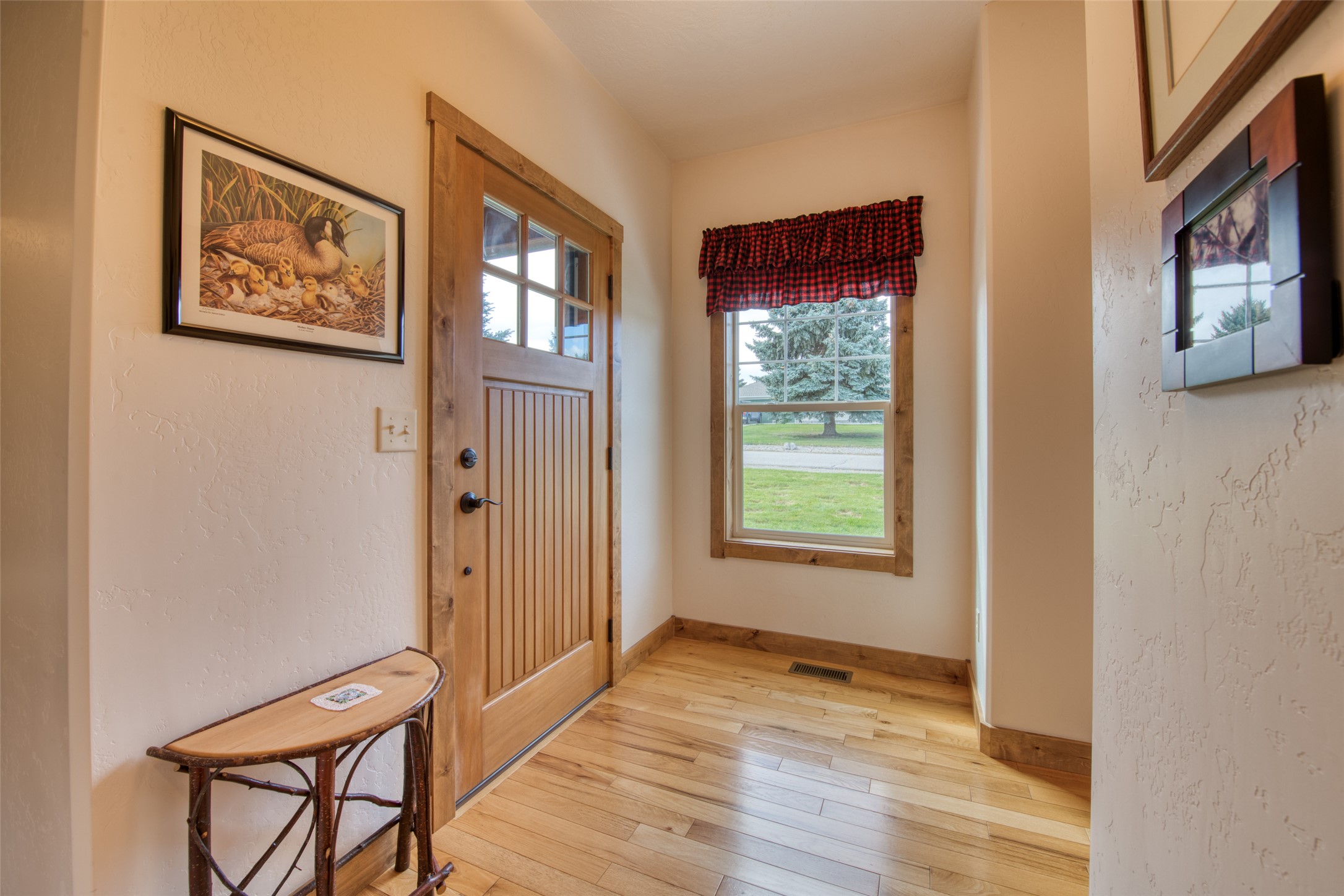 418 Lower Sky Way Property Photo 6