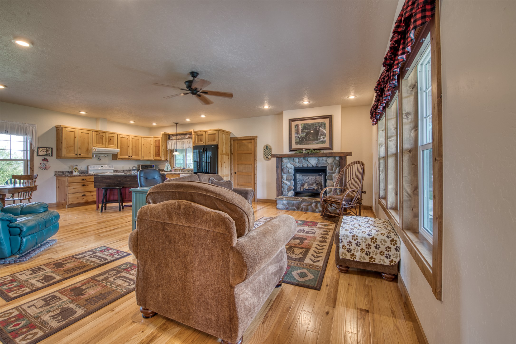 418 Lower Sky Way Property Photo 9