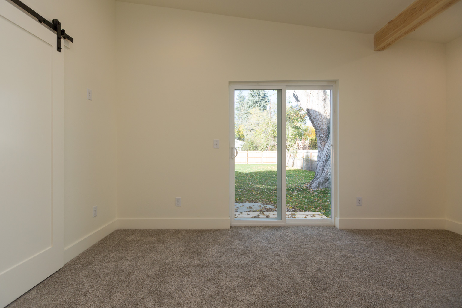 905 S 2nd Street Property Photo 13