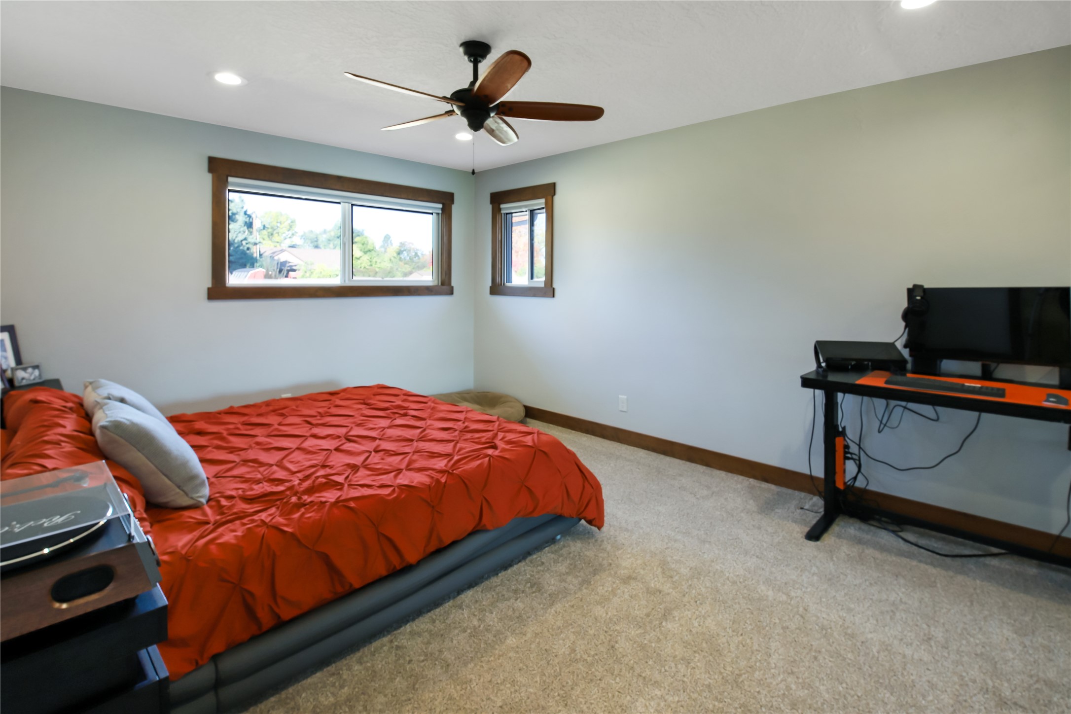 1041 Como Drive Property Photo 13