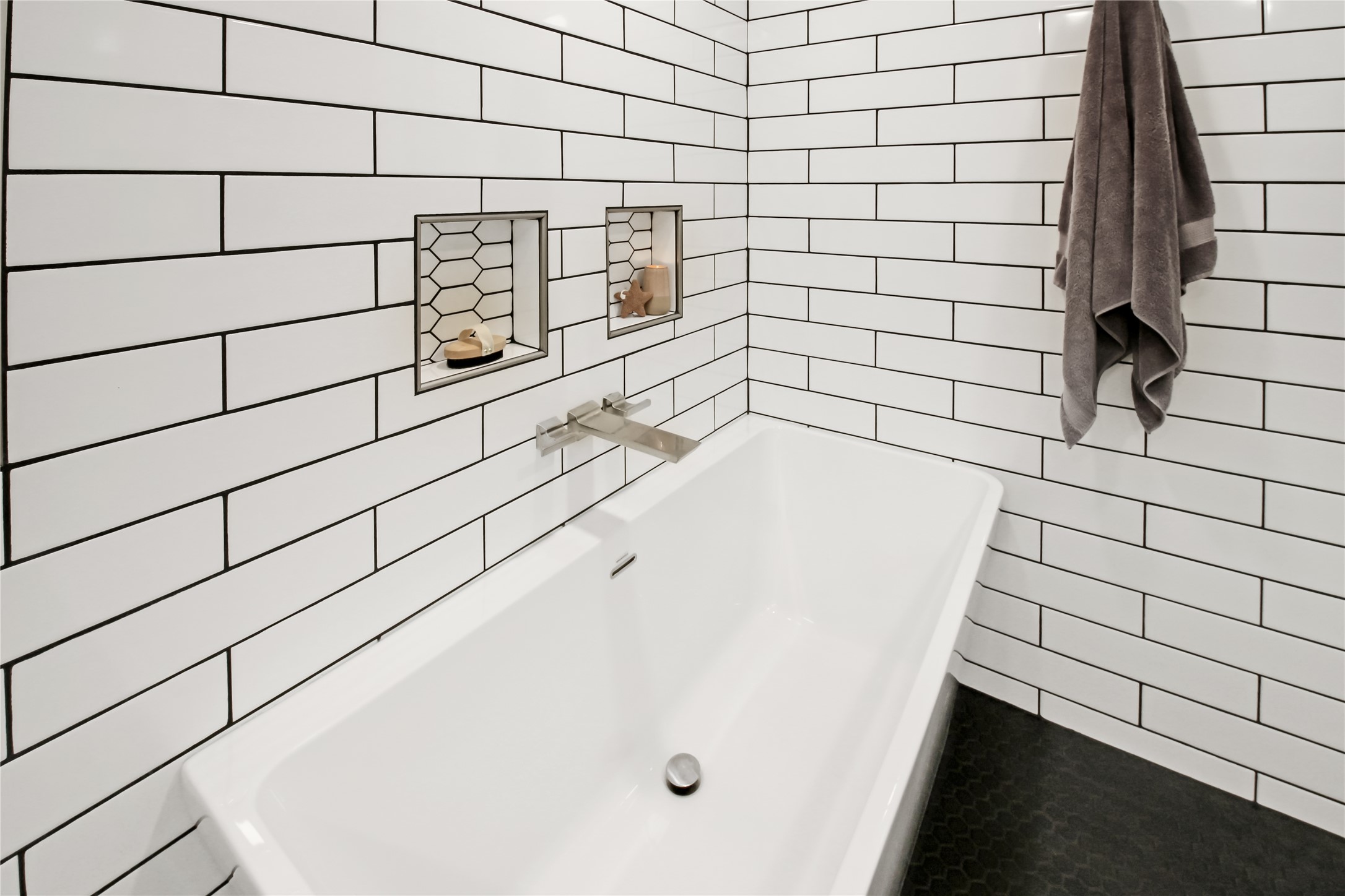 1041 Como Drive Property Photo 18