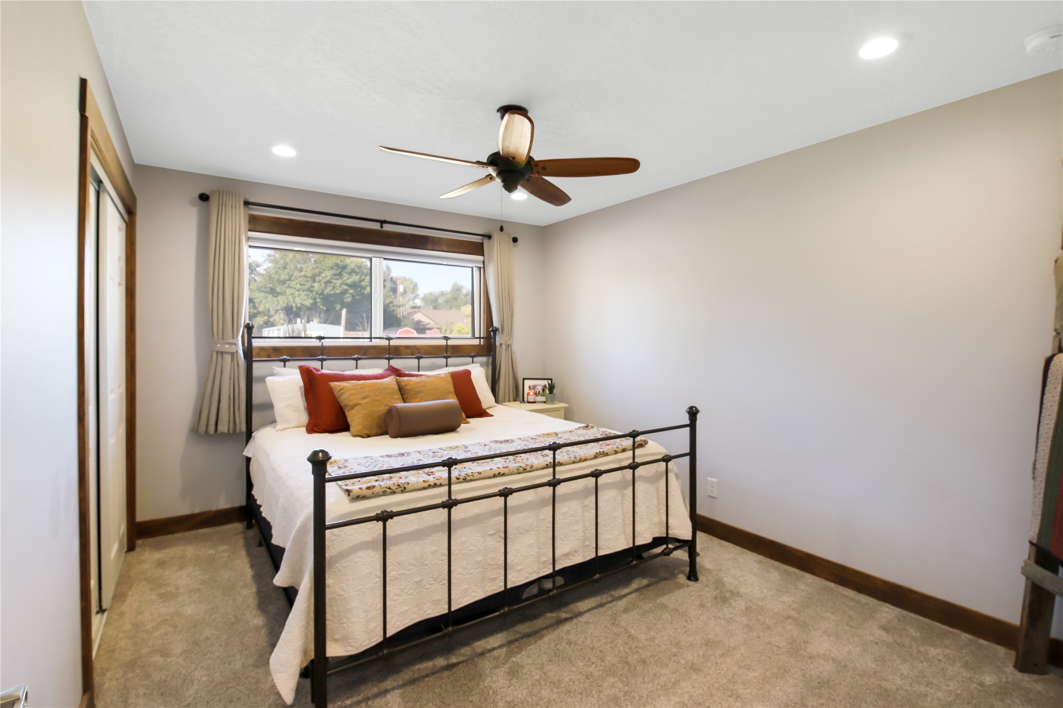 1041 Como Drive Property Photo 21