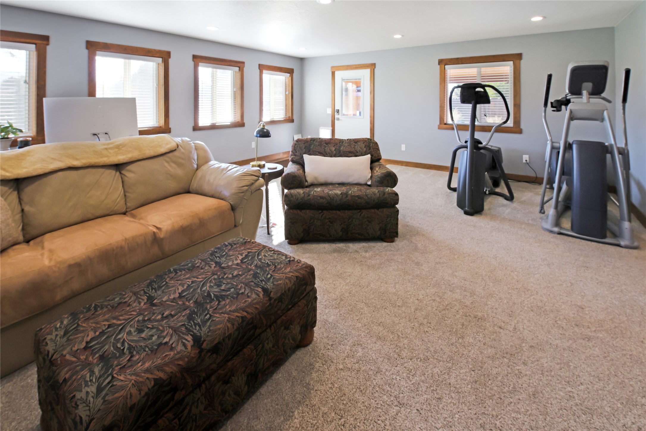 1041 Como Drive Property Photo 24