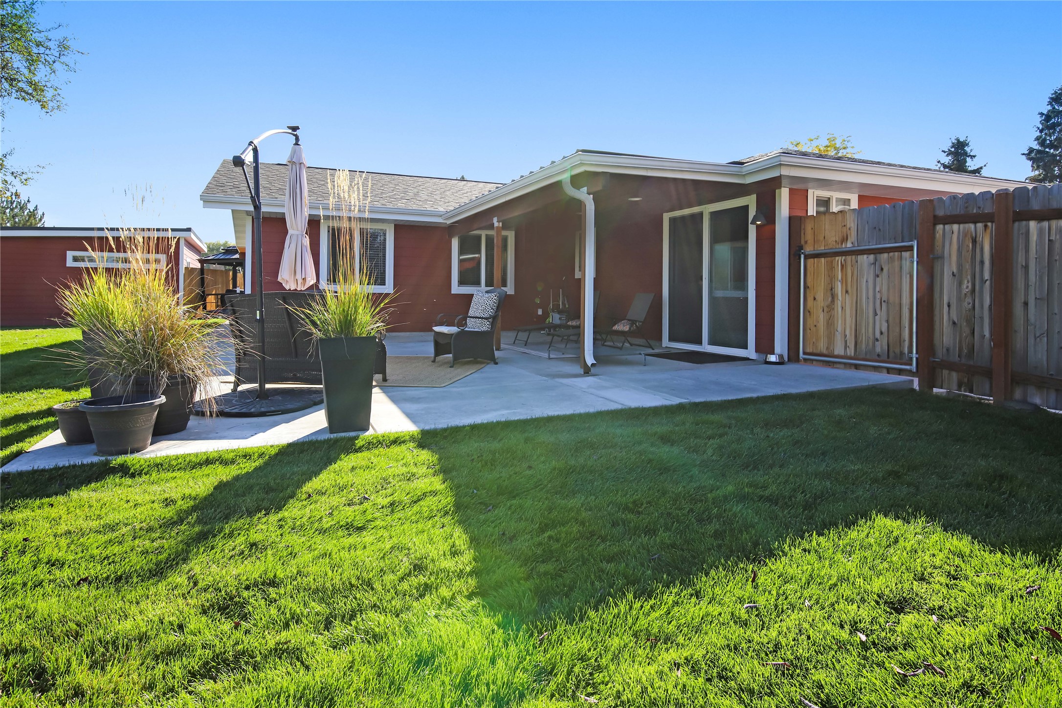 1041 Como Drive Property Photo 30