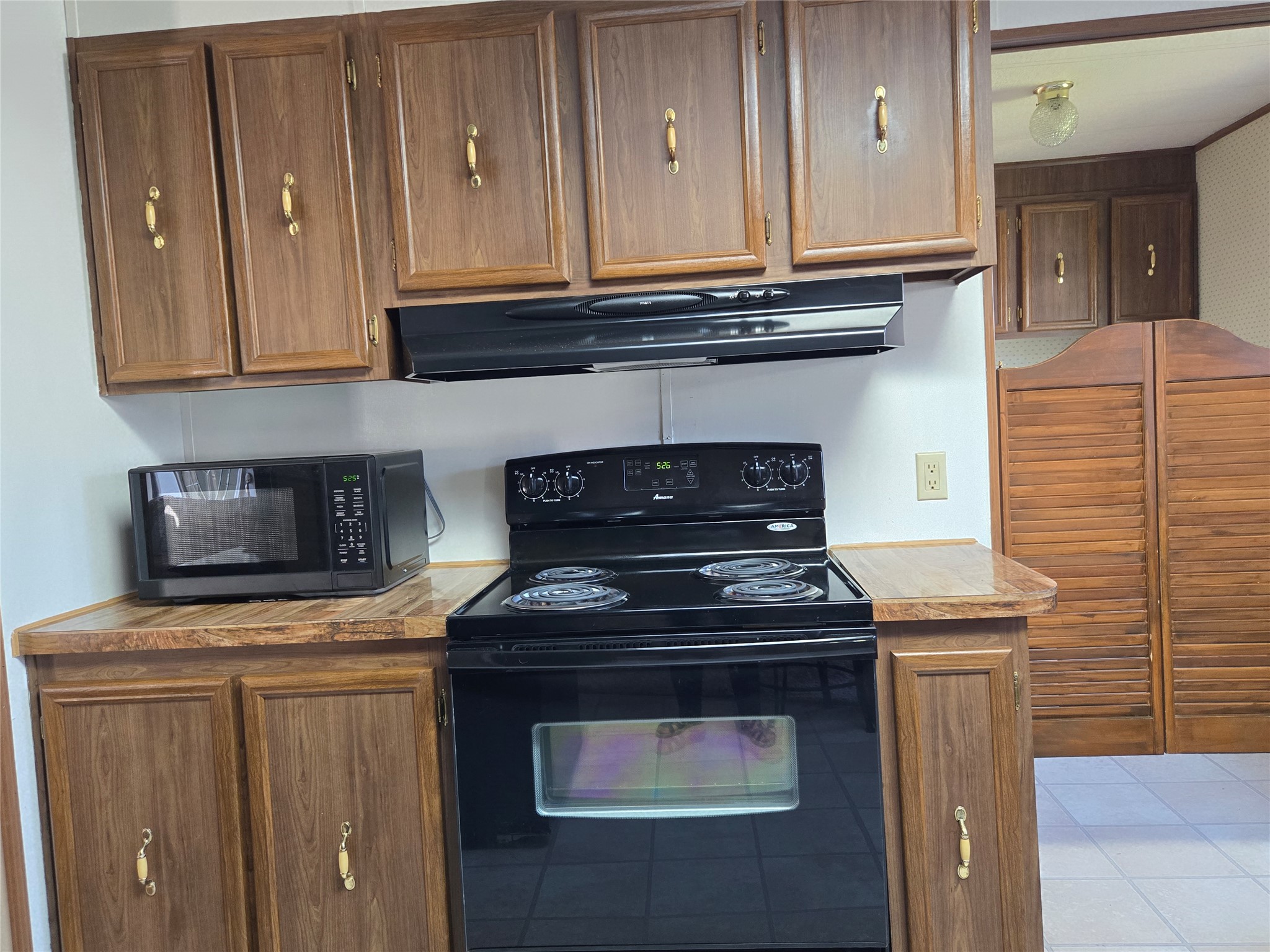 2511 Walnut Street Property Photo 6