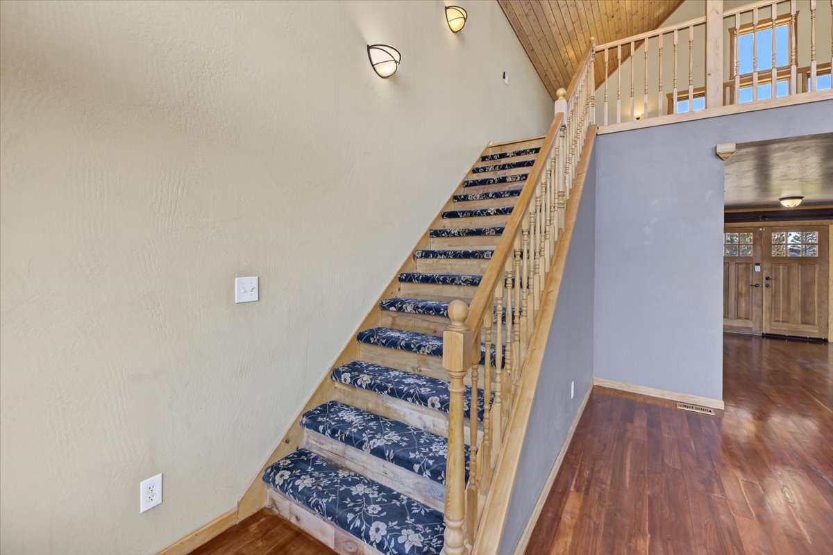 6958 Black Sandy Loop Property Photo 9