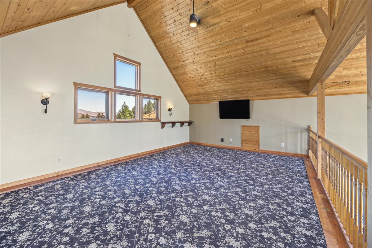 6958 Black Sandy Loop Property Photo 10
