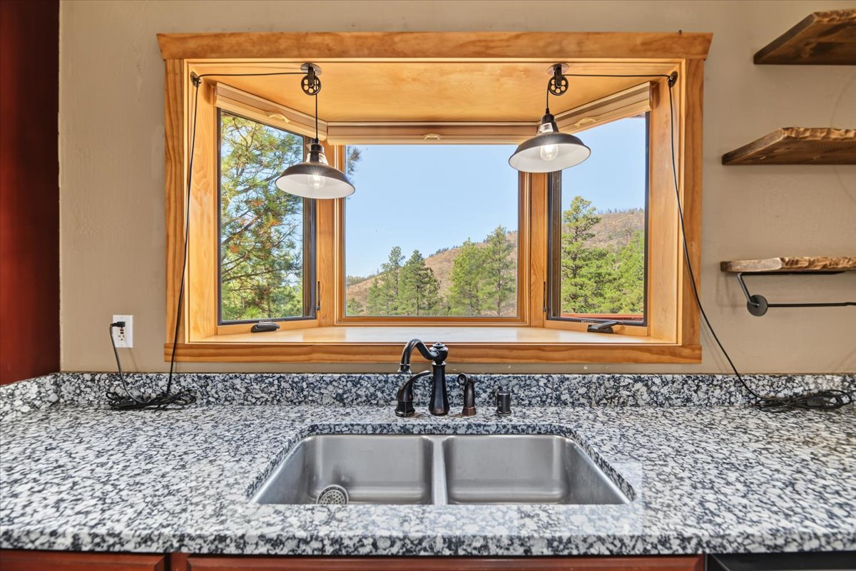 6958 Black Sandy Loop Property Photo 16