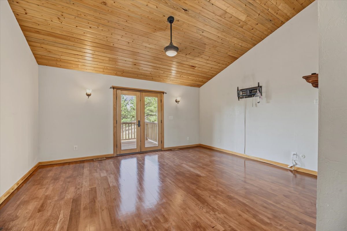 6958 Black Sandy Loop Property Photo 32