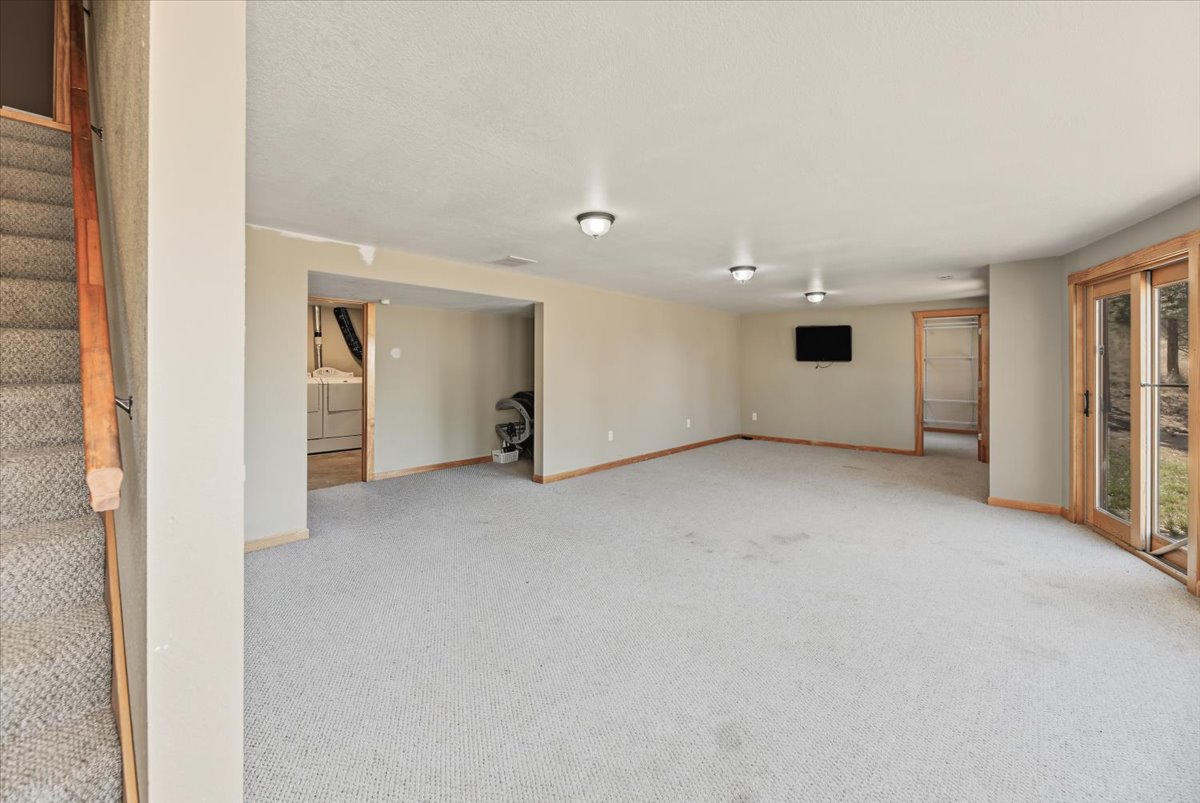 6958 Black Sandy Loop Property Photo 40