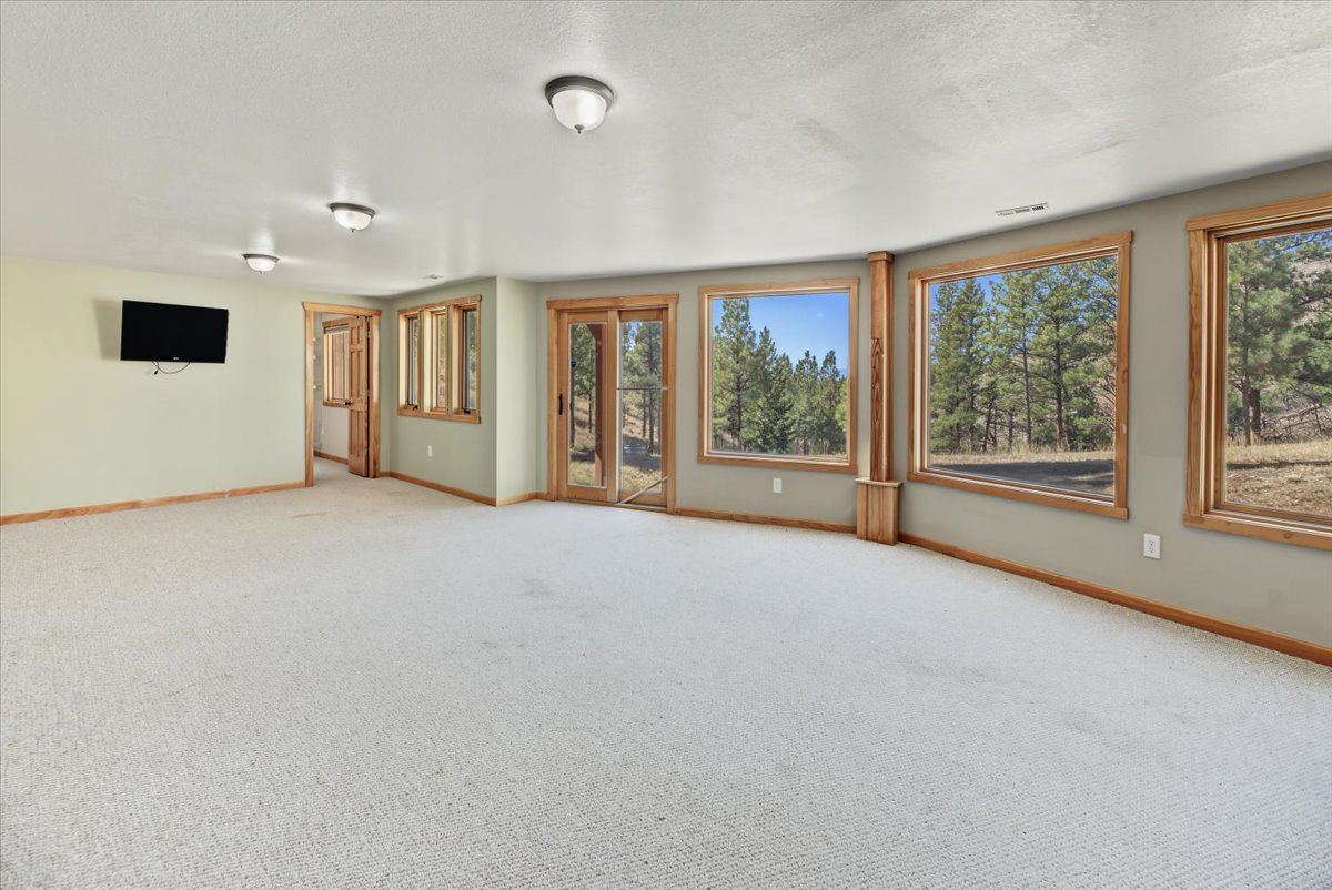 6958 Black Sandy Loop Property Photo 41