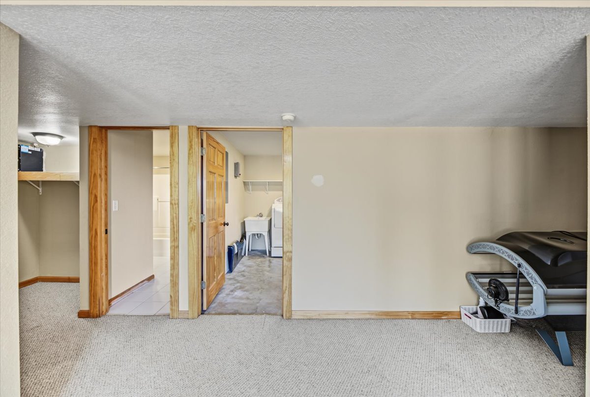 6958 Black Sandy Loop Property Photo 49