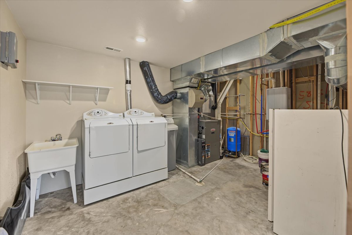6958 Black Sandy Loop Property Photo 51
