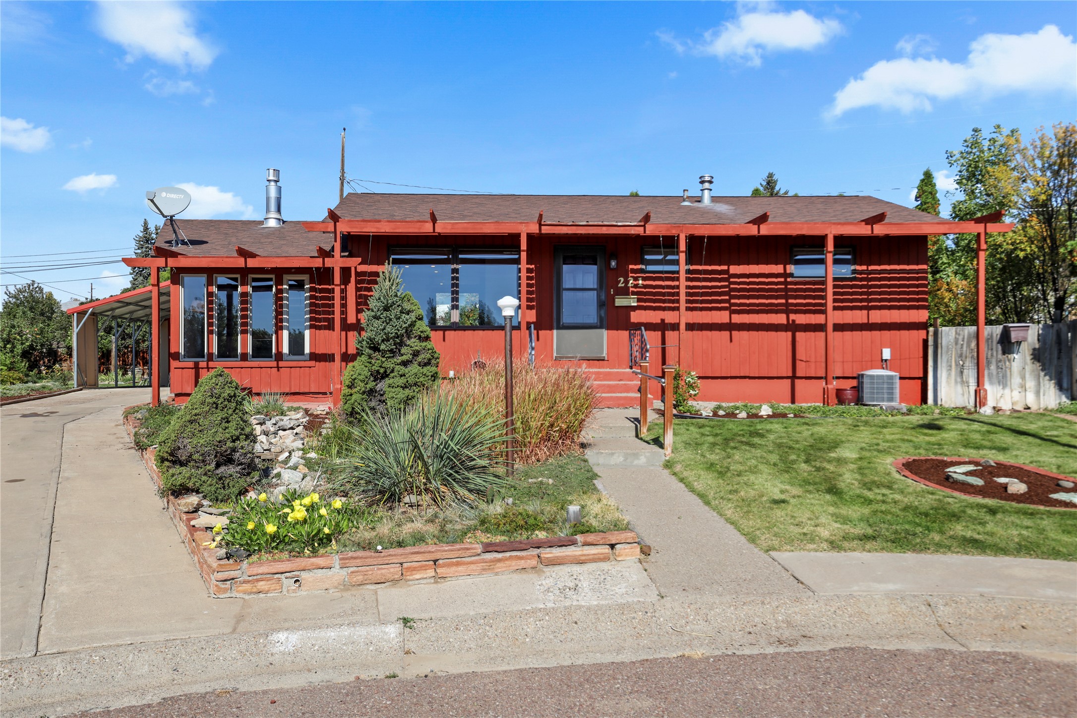 221 Riverview 1 E Property Photo 1