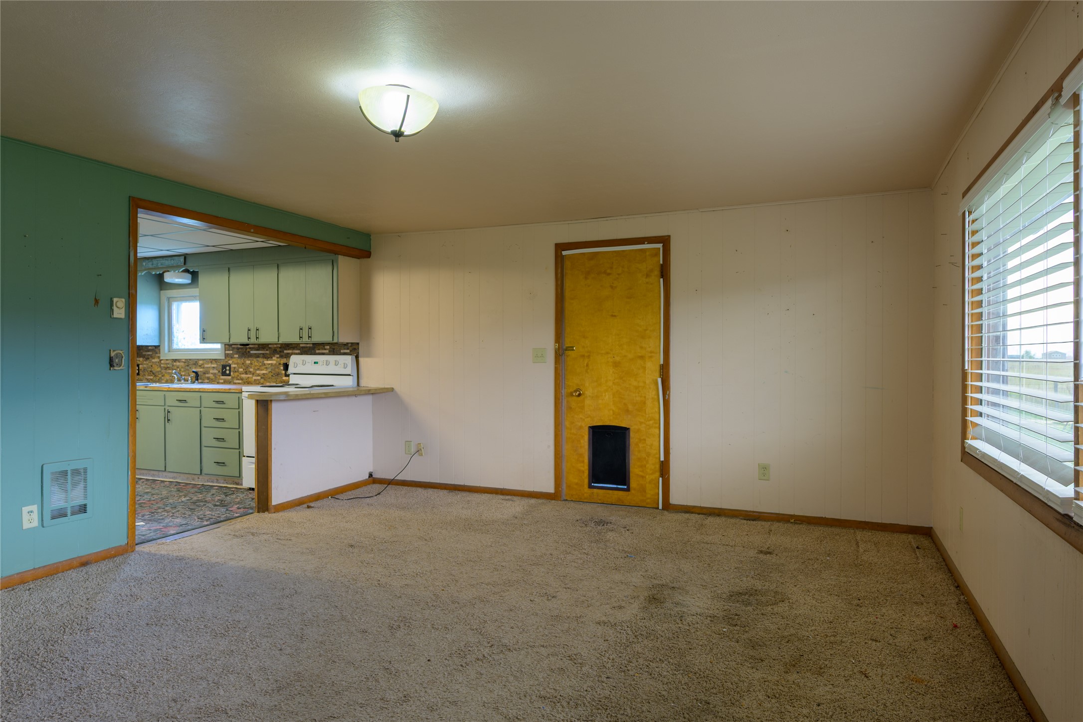 900 Phillips Street Property Photo 16