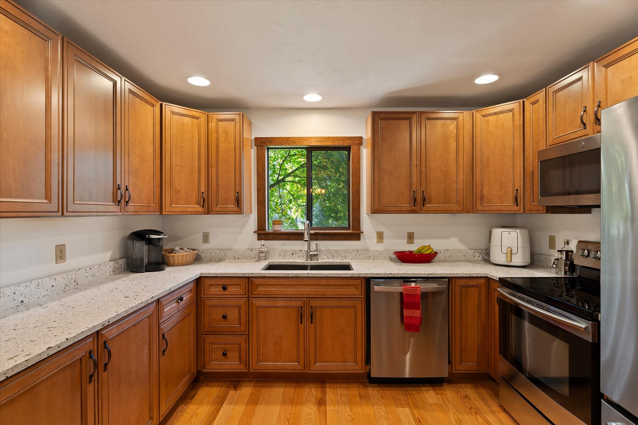 4955 Foothill Road Property Photo 8