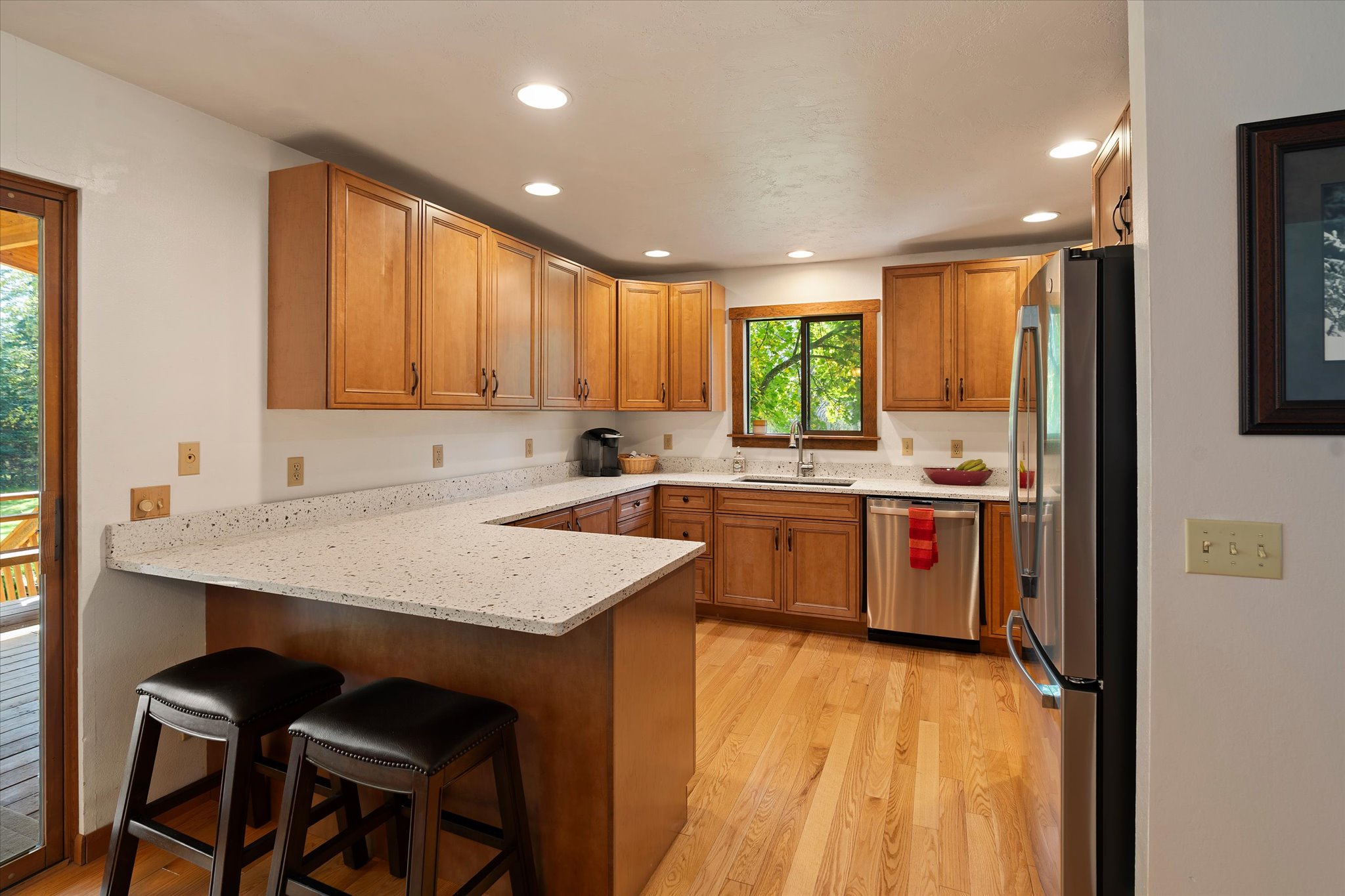 4955 Foothill Road Property Photo 9