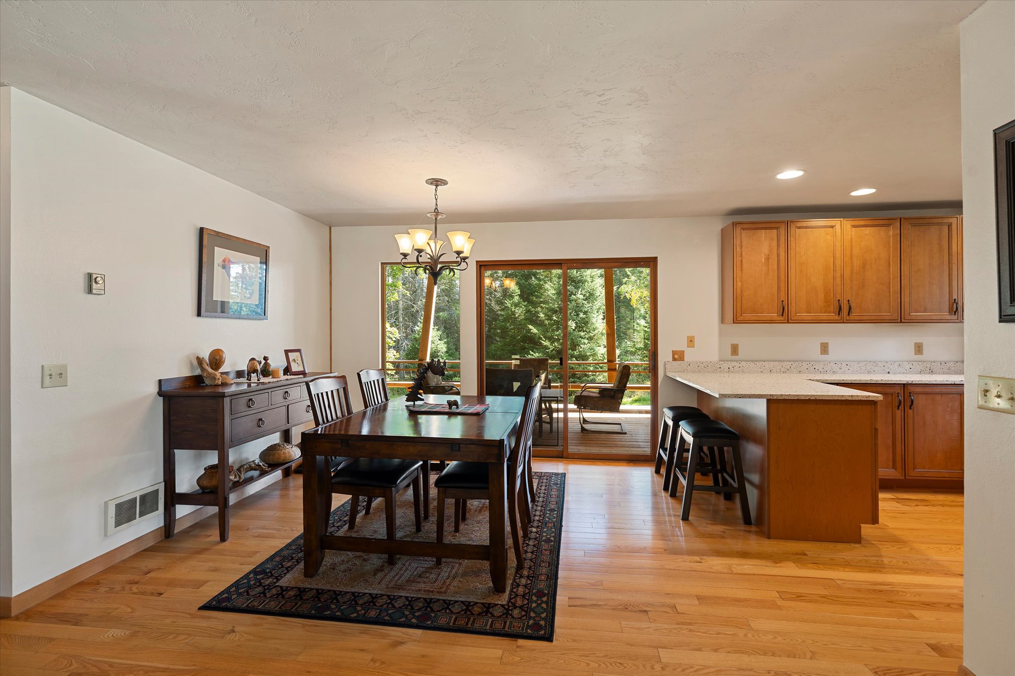 4955 Foothill Road Property Photo 11