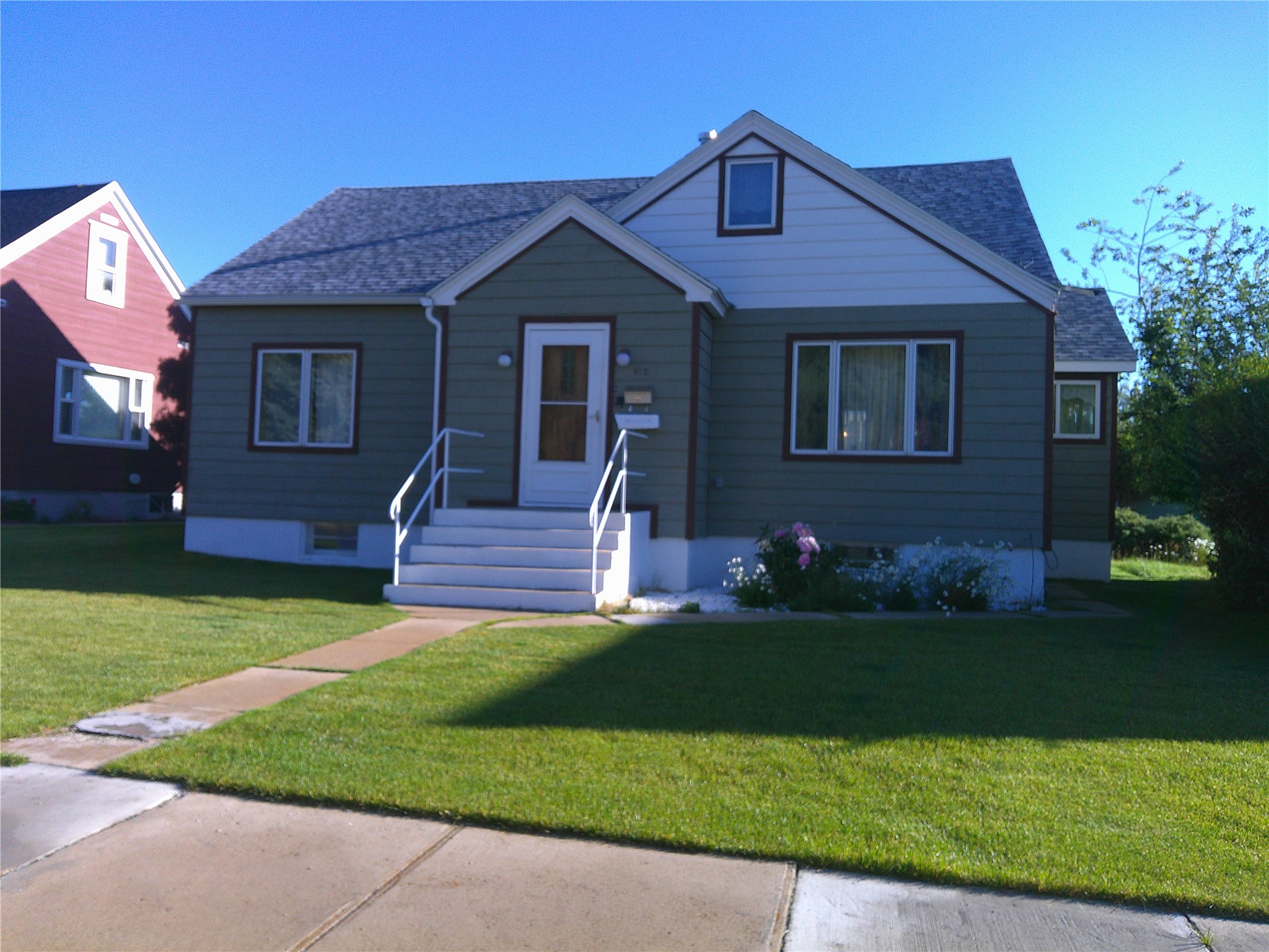912 W 5th Street Property Photo 1