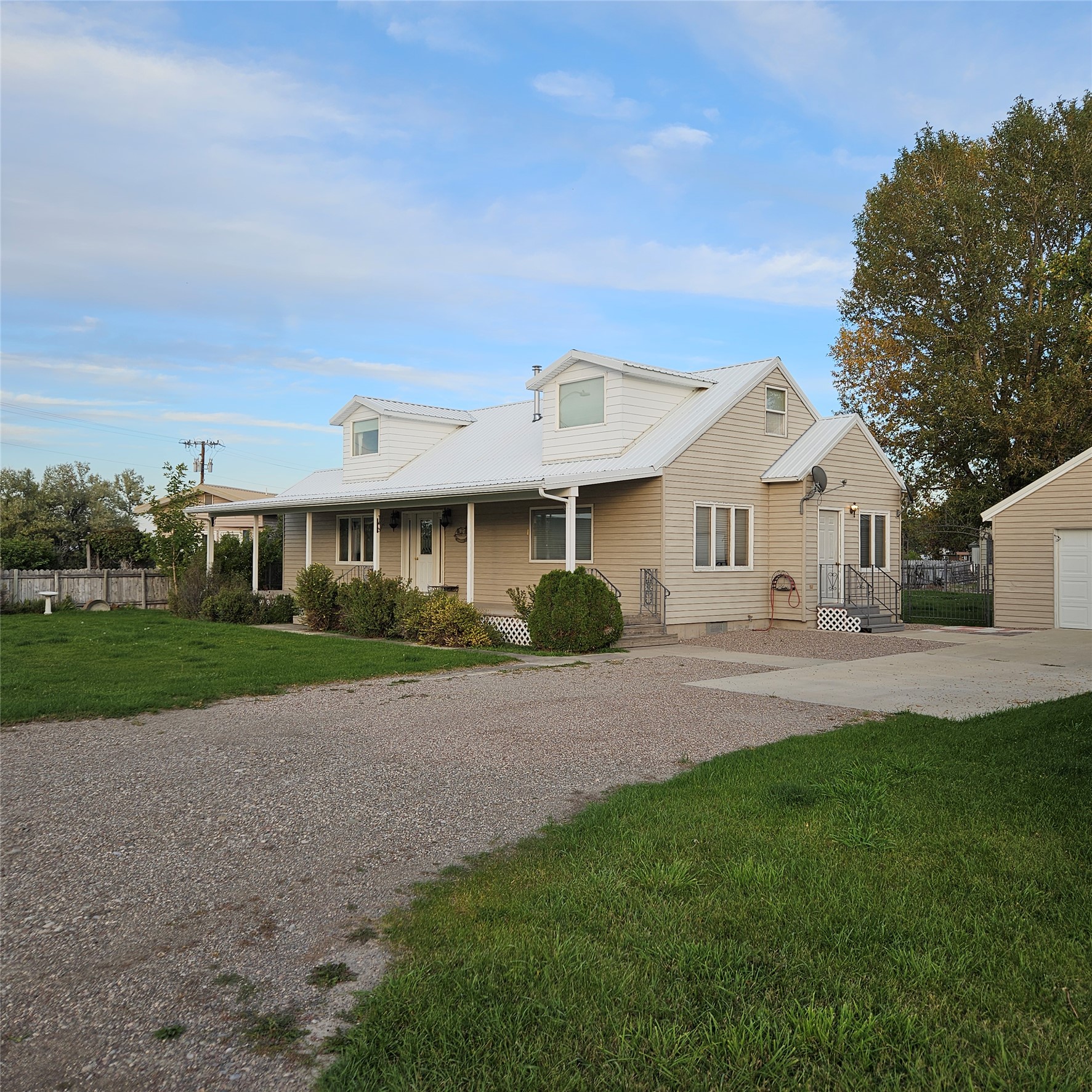 105 Broadway Street Property Photo 1