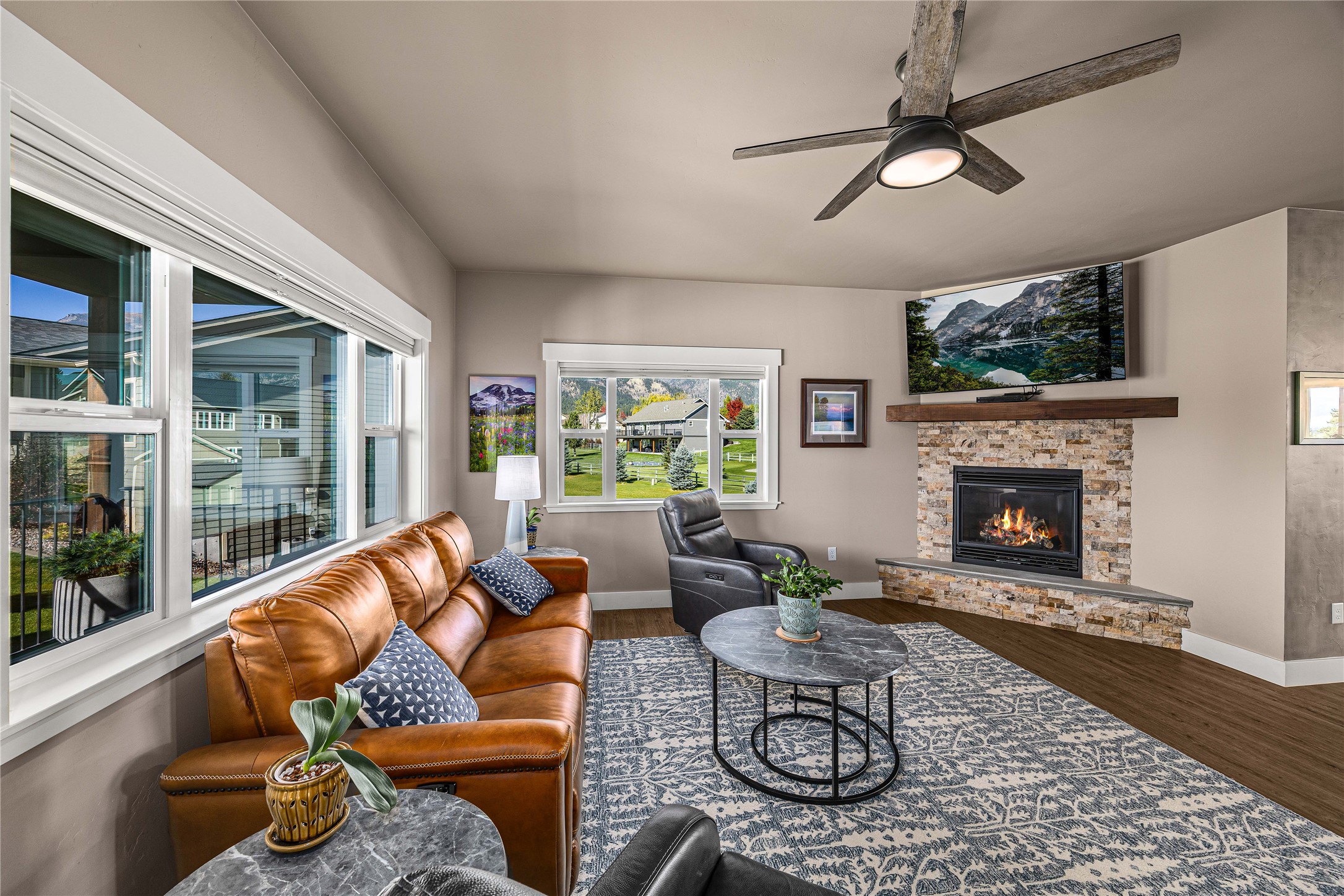 300 Maroon Court Property Photo 5