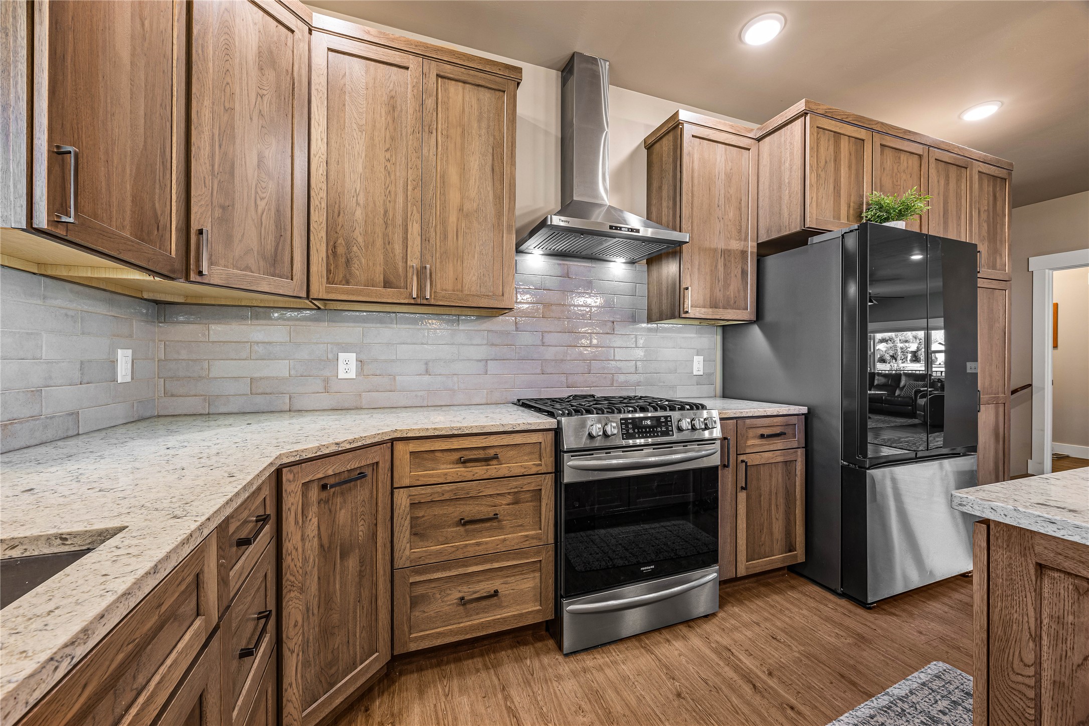 300 Maroon Court Property Photo 9