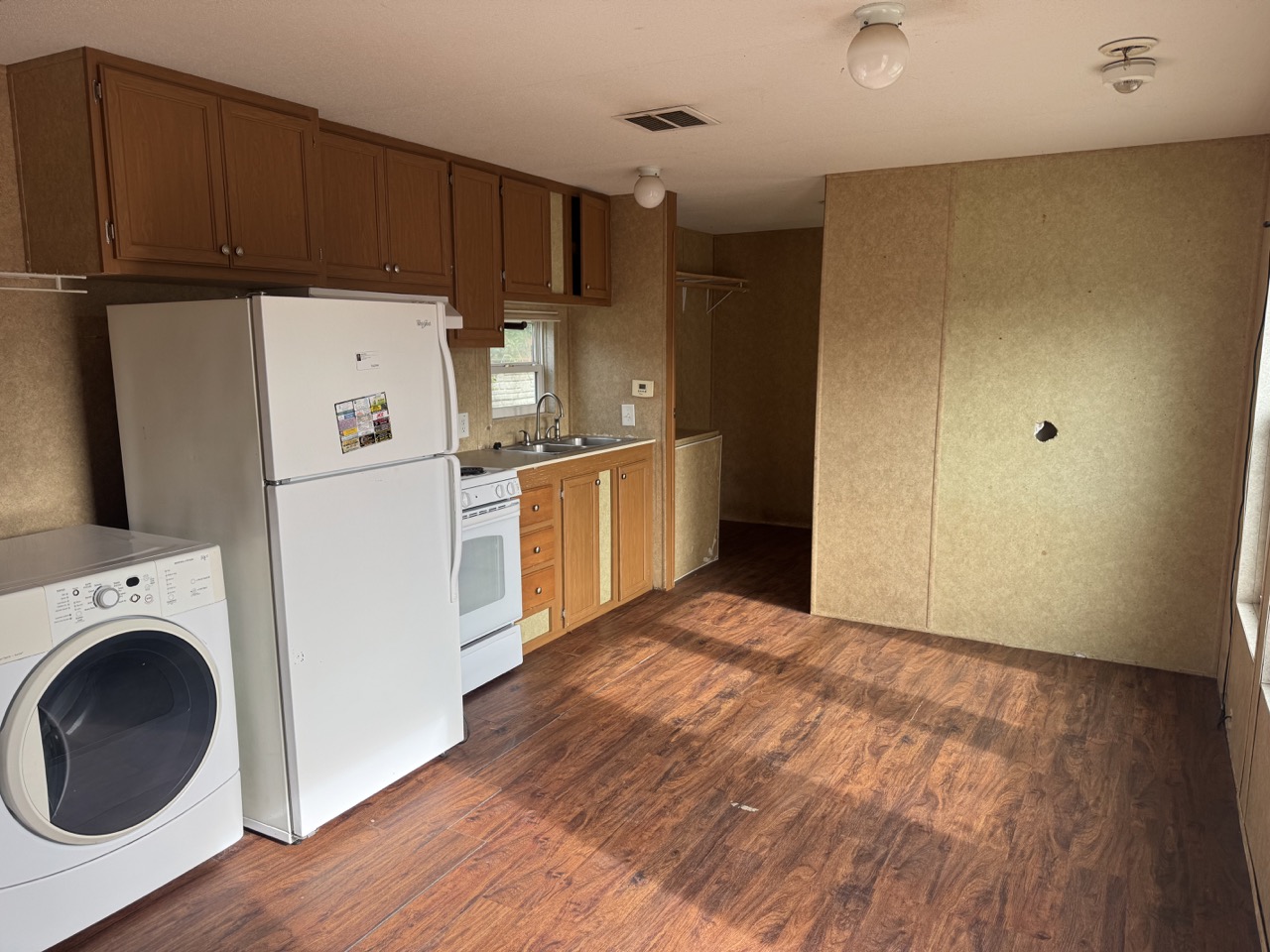 416 Clay Street Property Photo 2