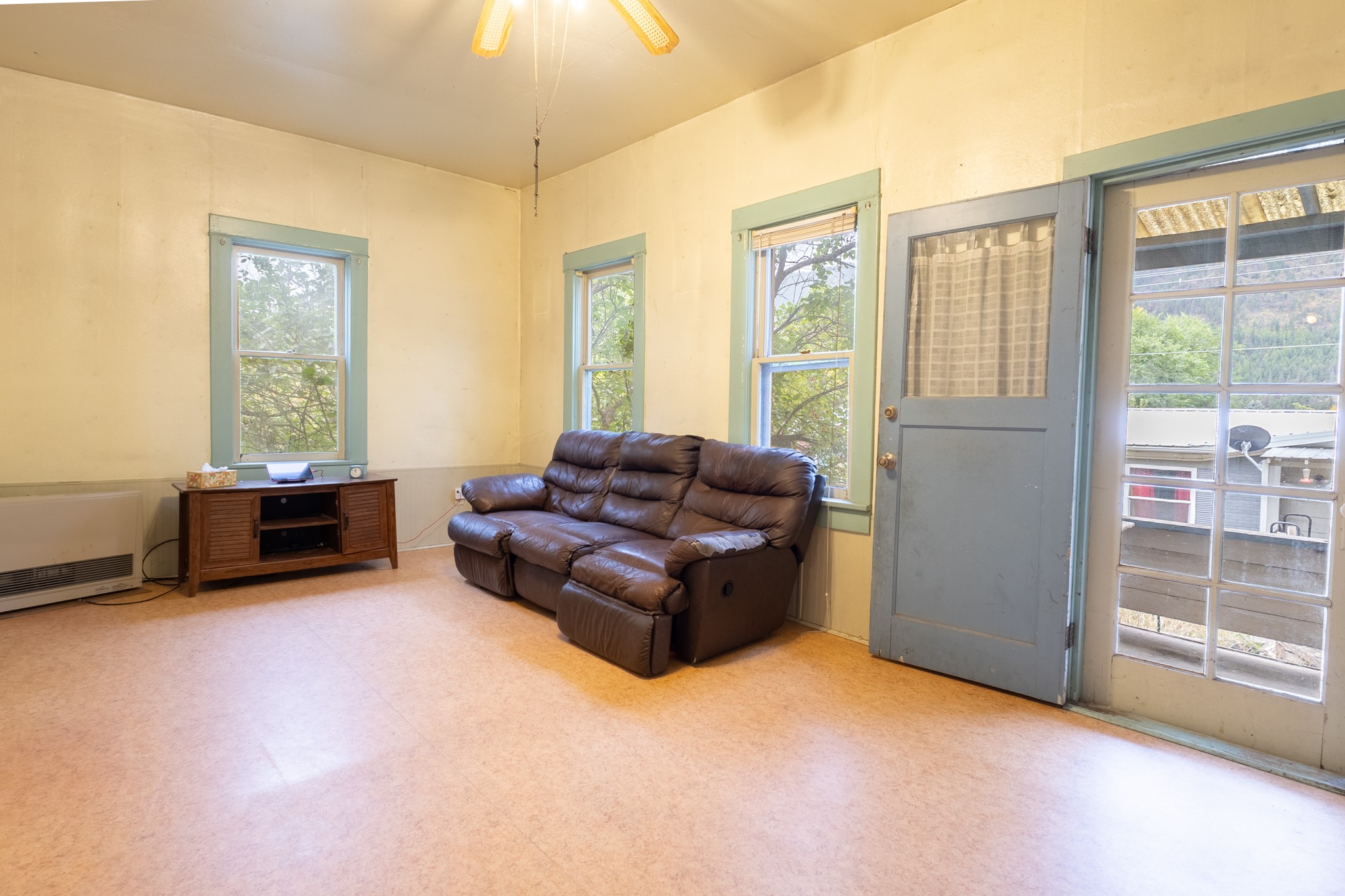 105 Meadowview Lane Property Photo 7