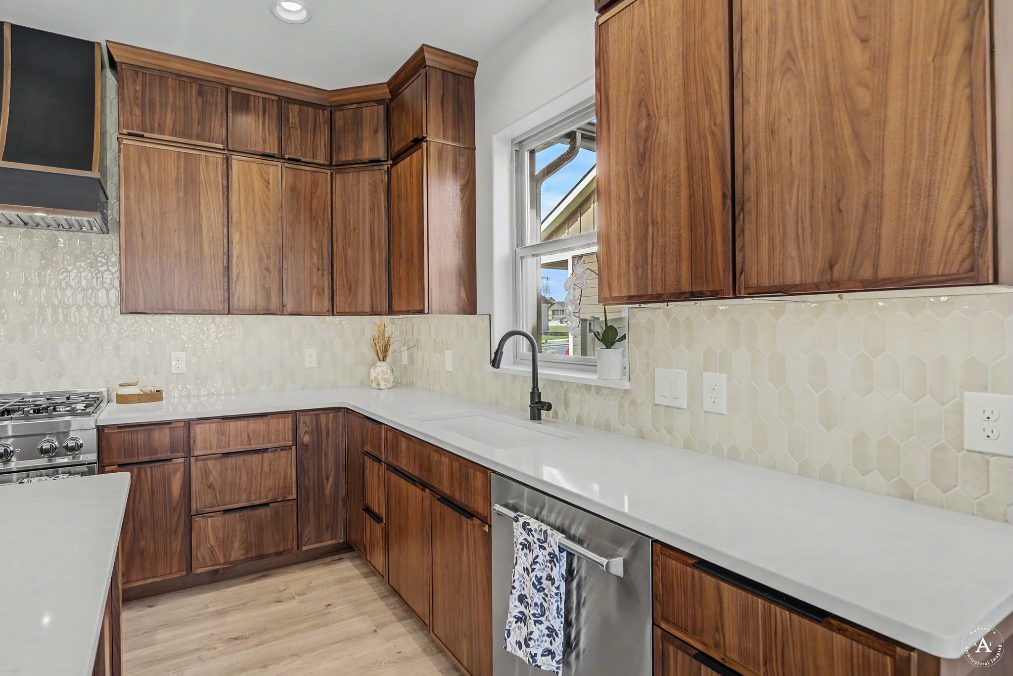2754 Lone Chief Loop Property Photo 7