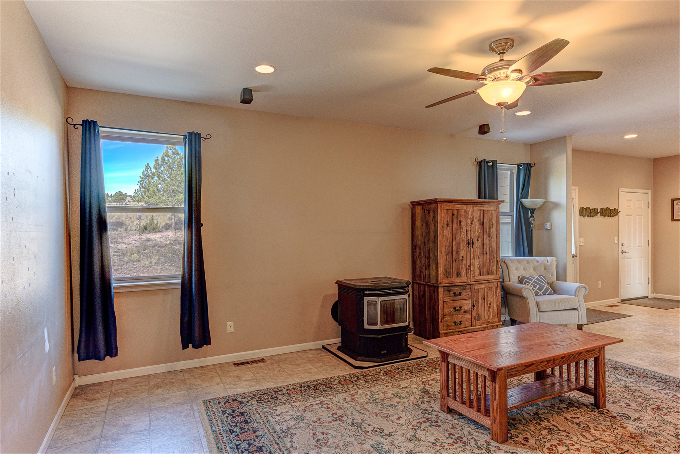 8224 Hillside Drive Property Photo 5