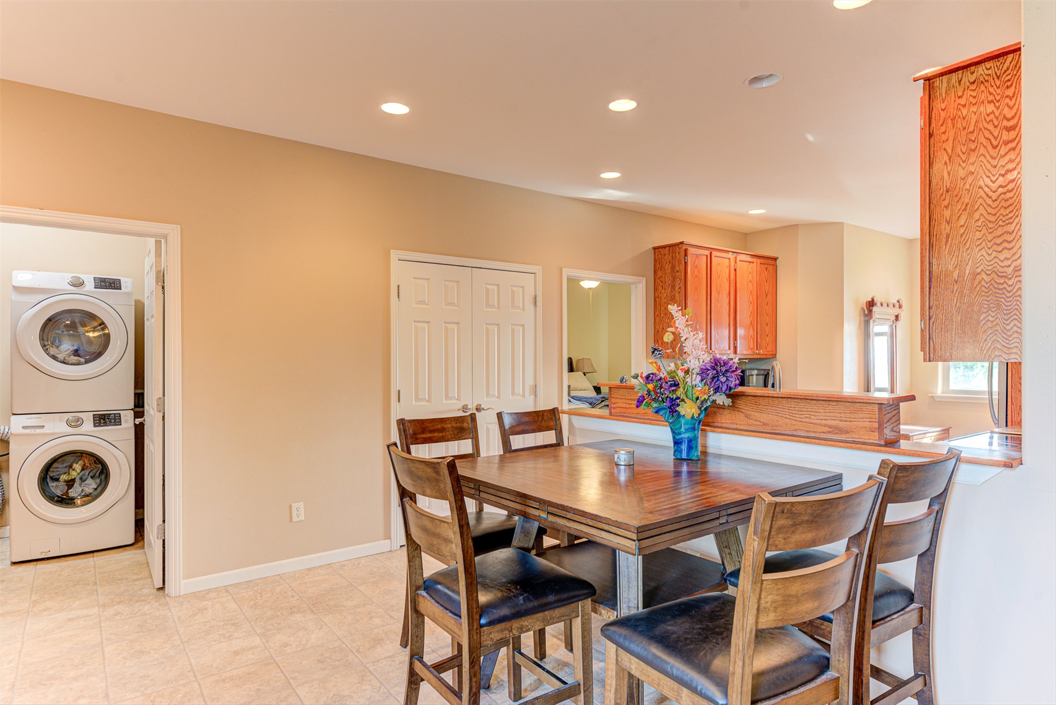 8224 Hillside Drive Property Photo 8