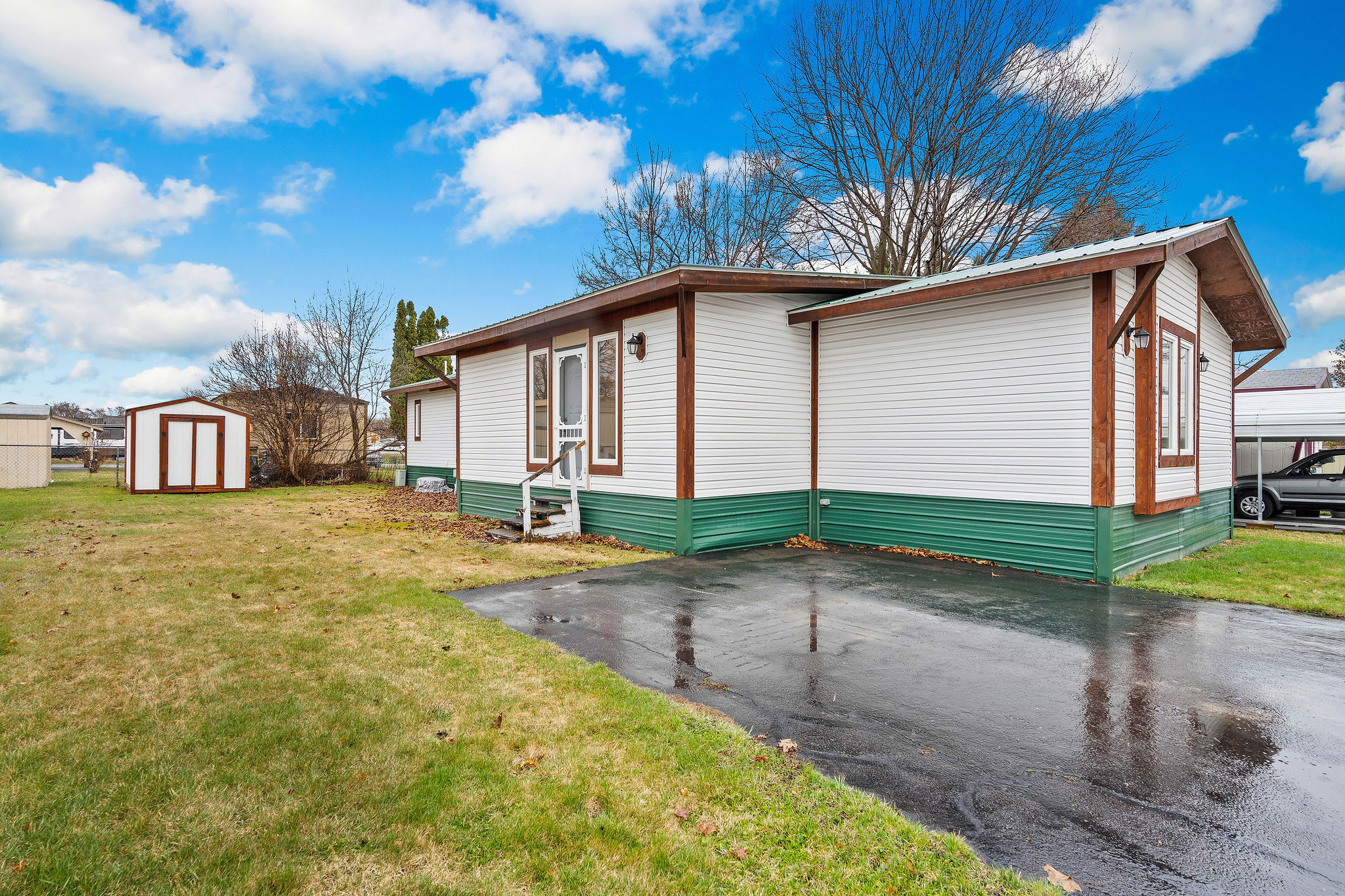1717 S Woodland Drive 27 Property Photo 1